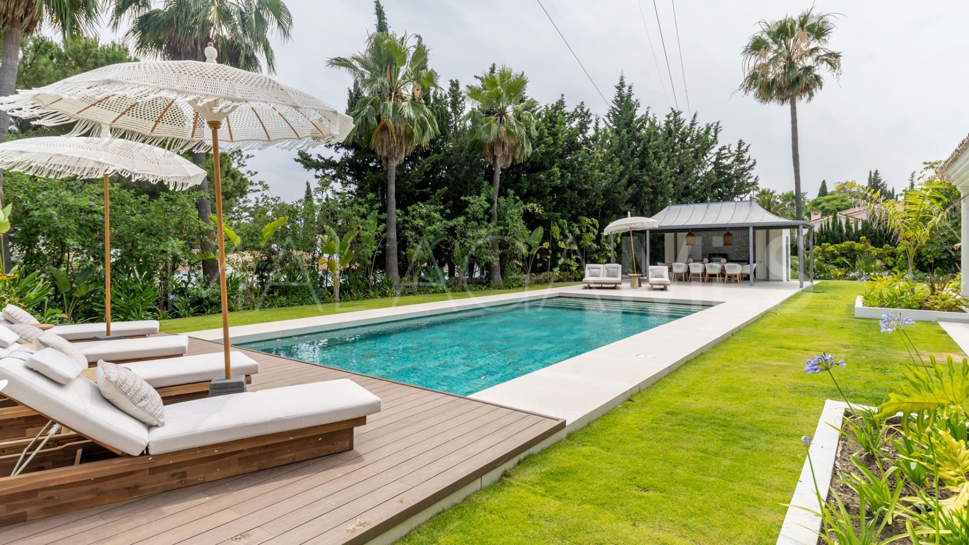 Villa for sale in Atalaya Golf
