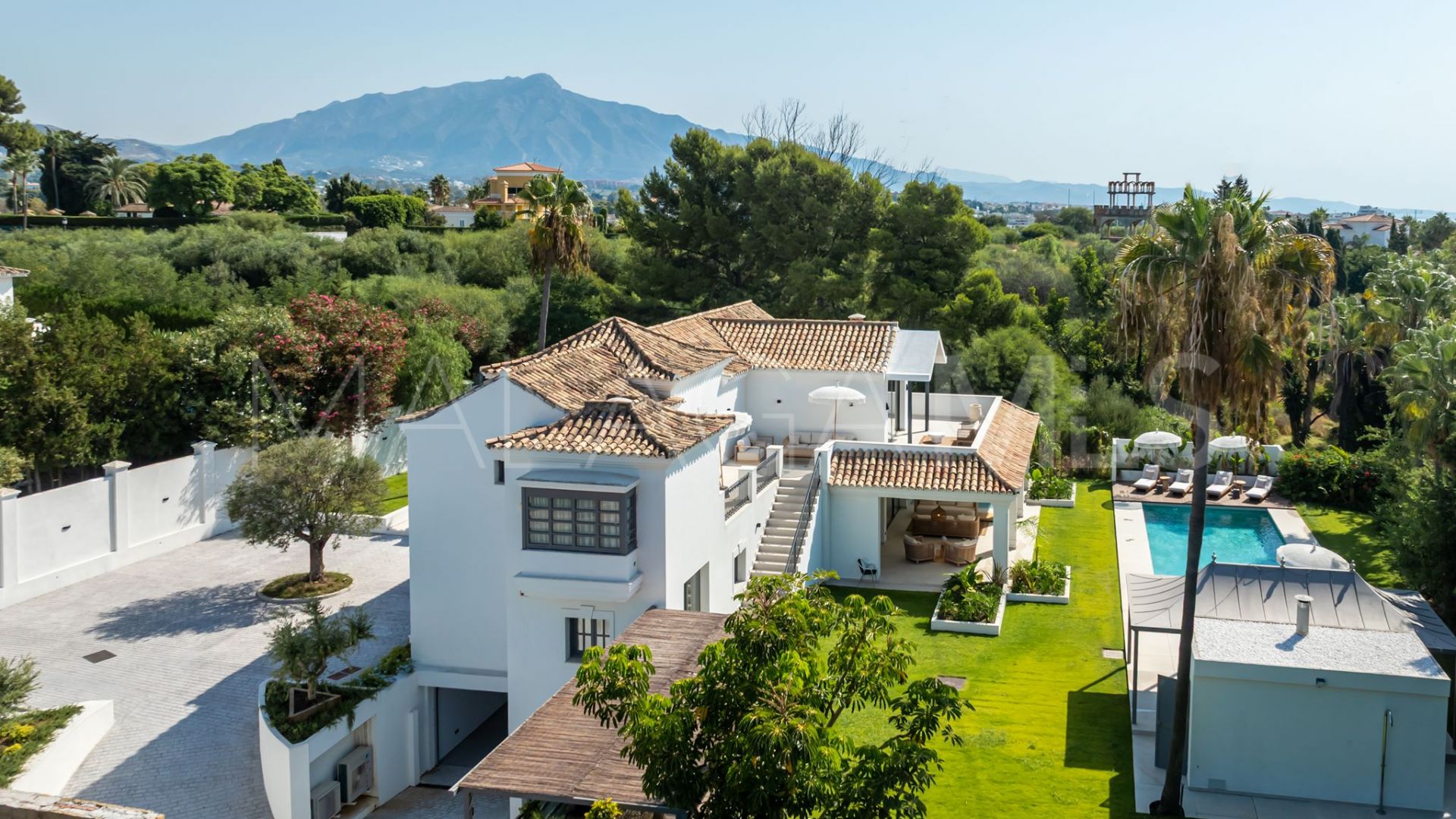 Villa for sale in Atalaya Golf