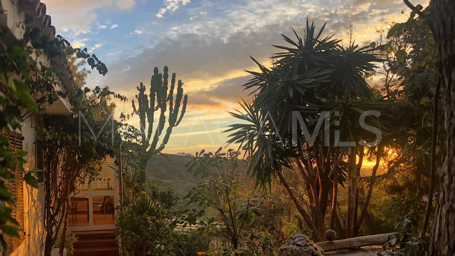 Villa for sale in Benahavis