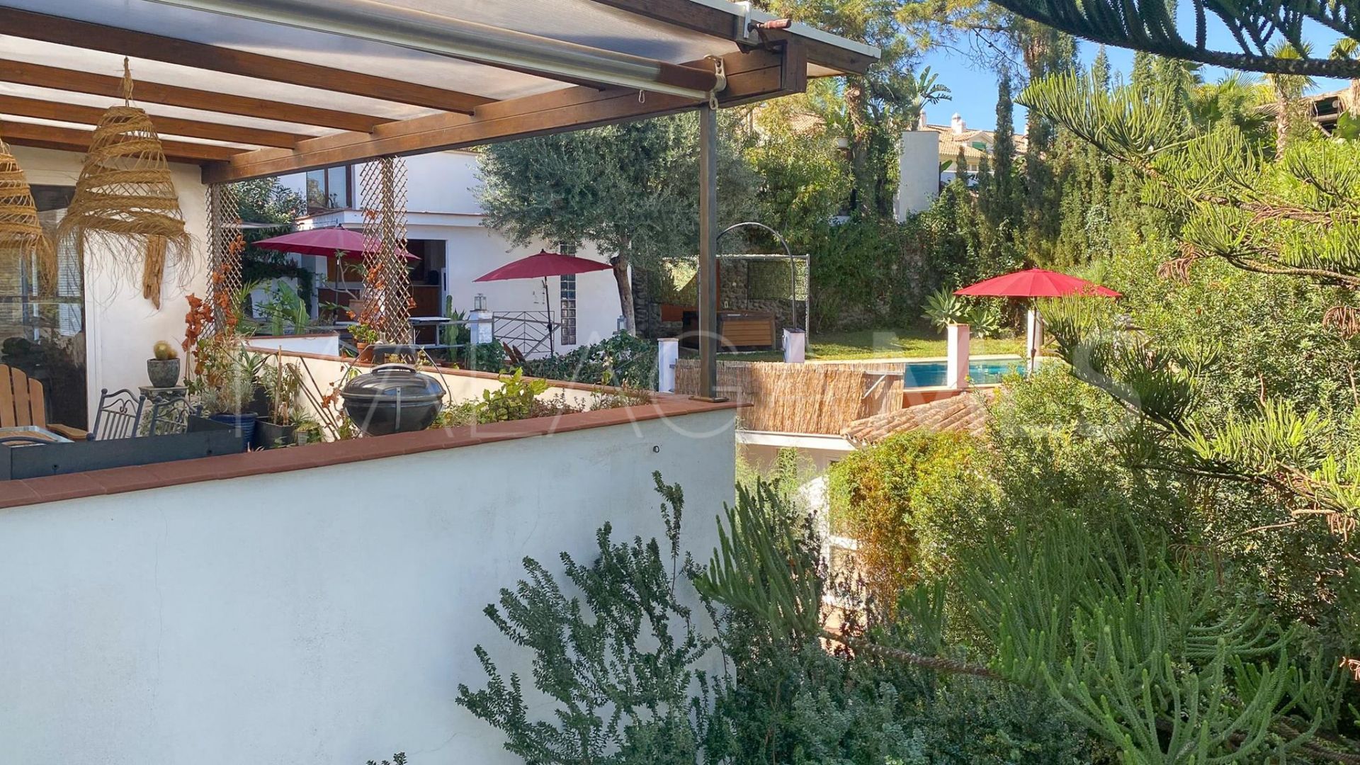 Villa for sale in Benahavis
