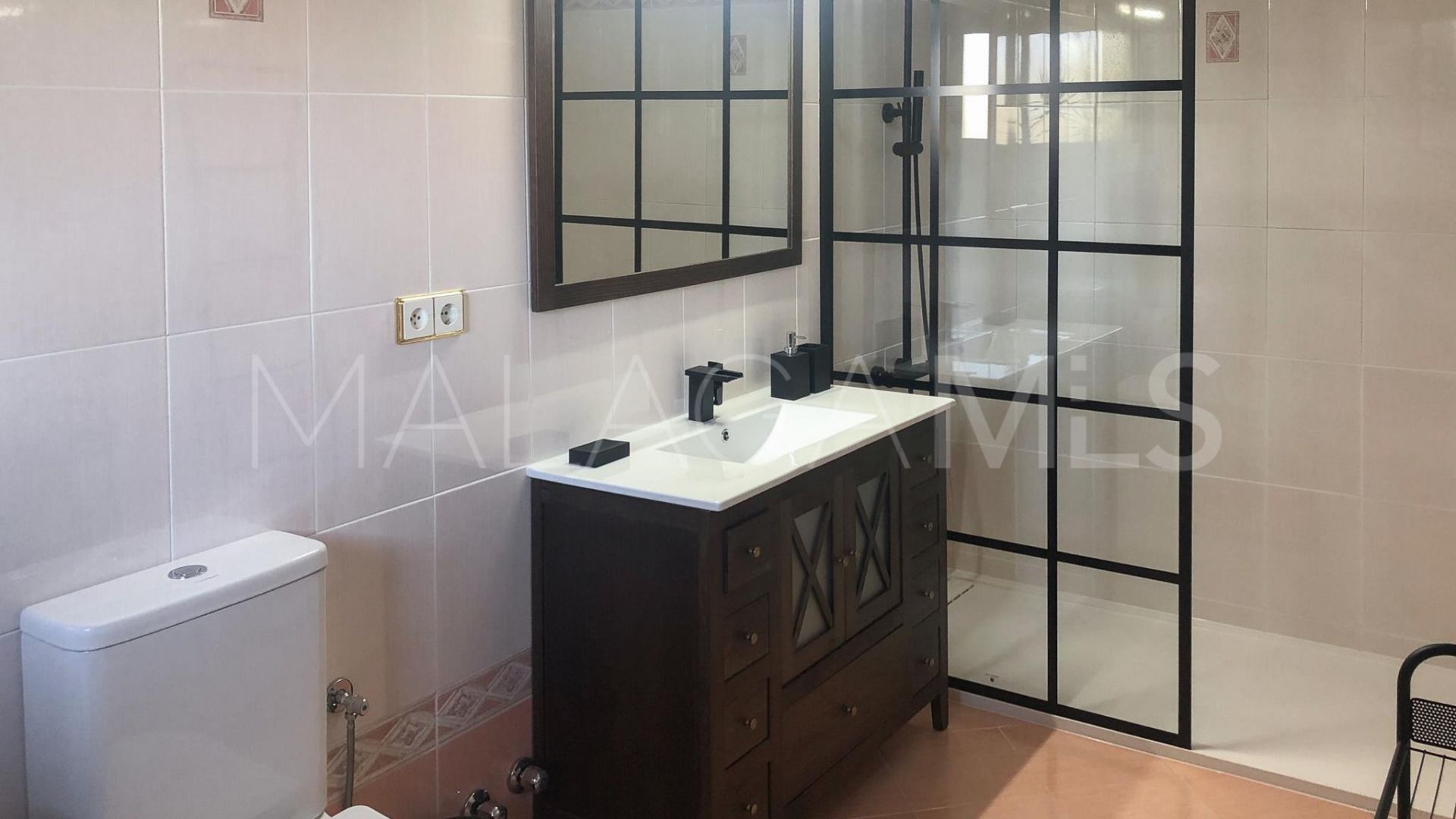 Villa for sale in Benahavis