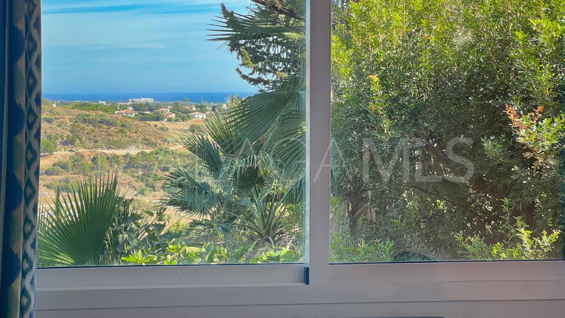Villa for sale in Benahavis