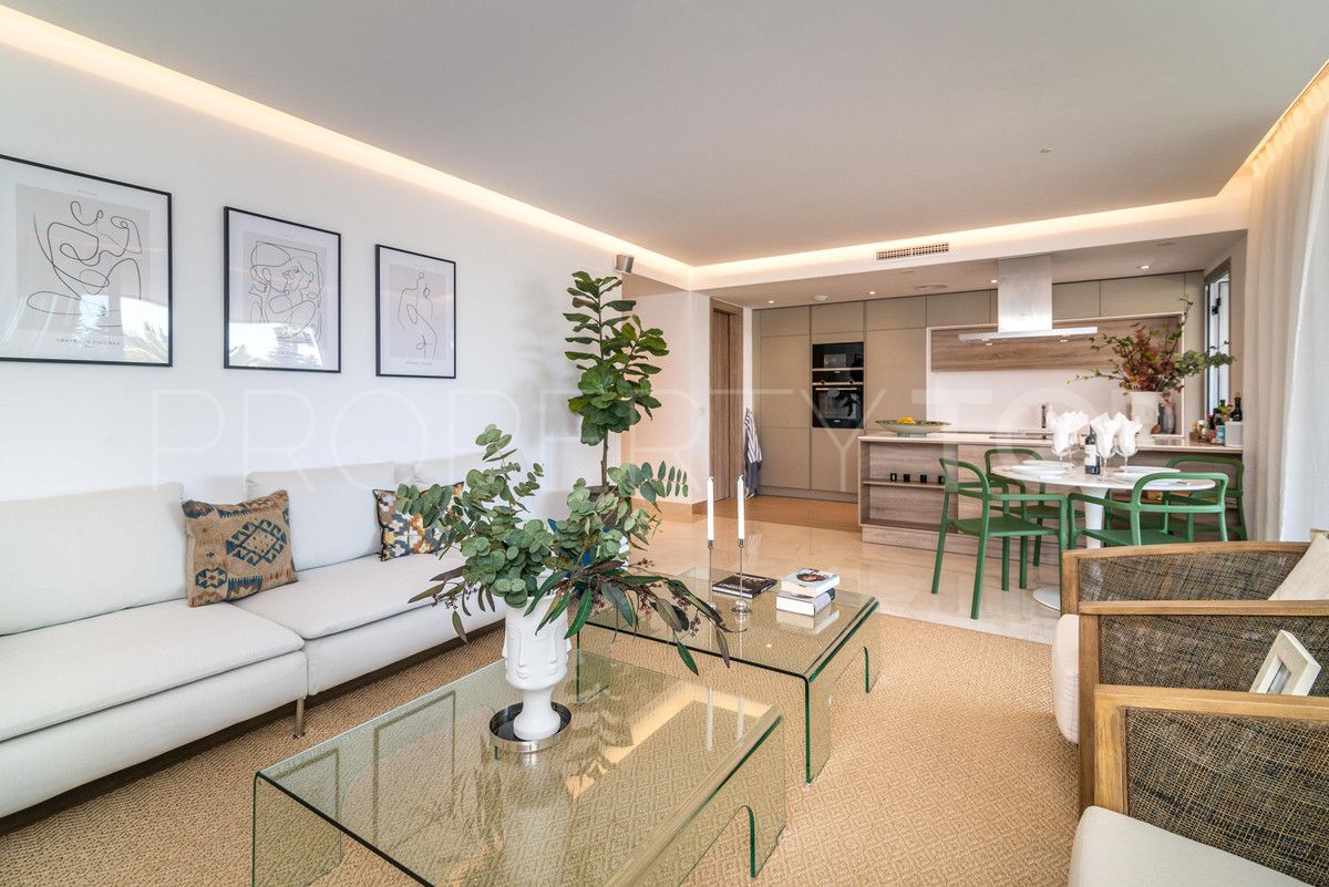 Apartamento de 3 dormitorios en venta en Nueva Andalucia