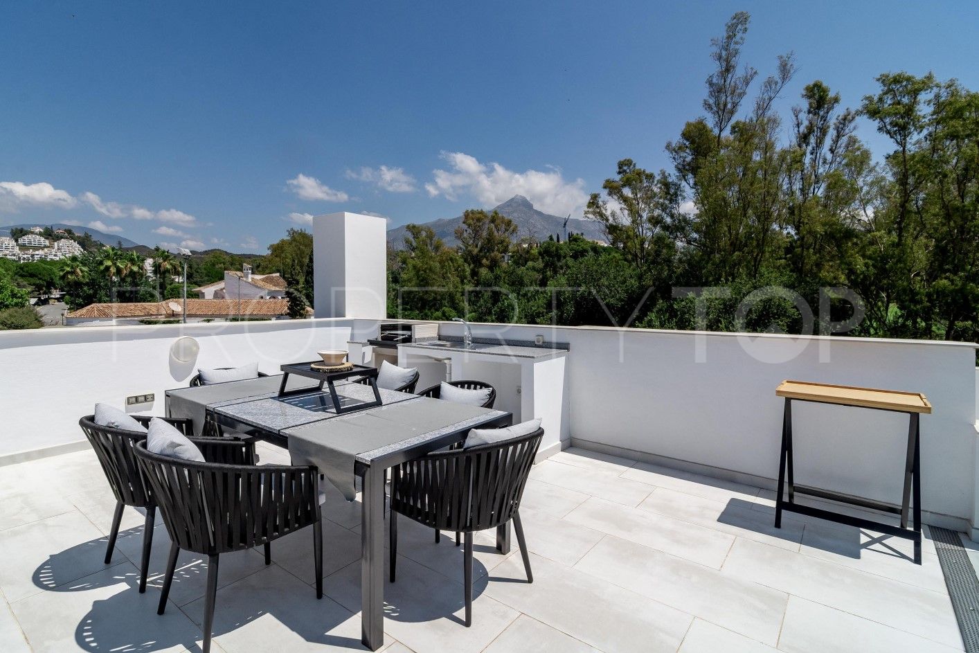 Town house with 4 bedrooms for sale in Nueva Andalucia