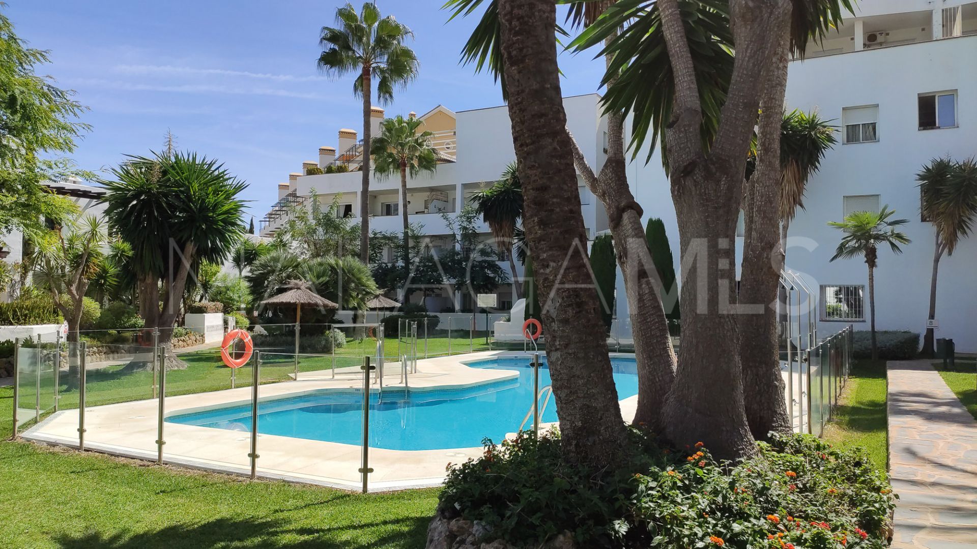 For sale Jardines de Andalucia apartment with 3 bedrooms