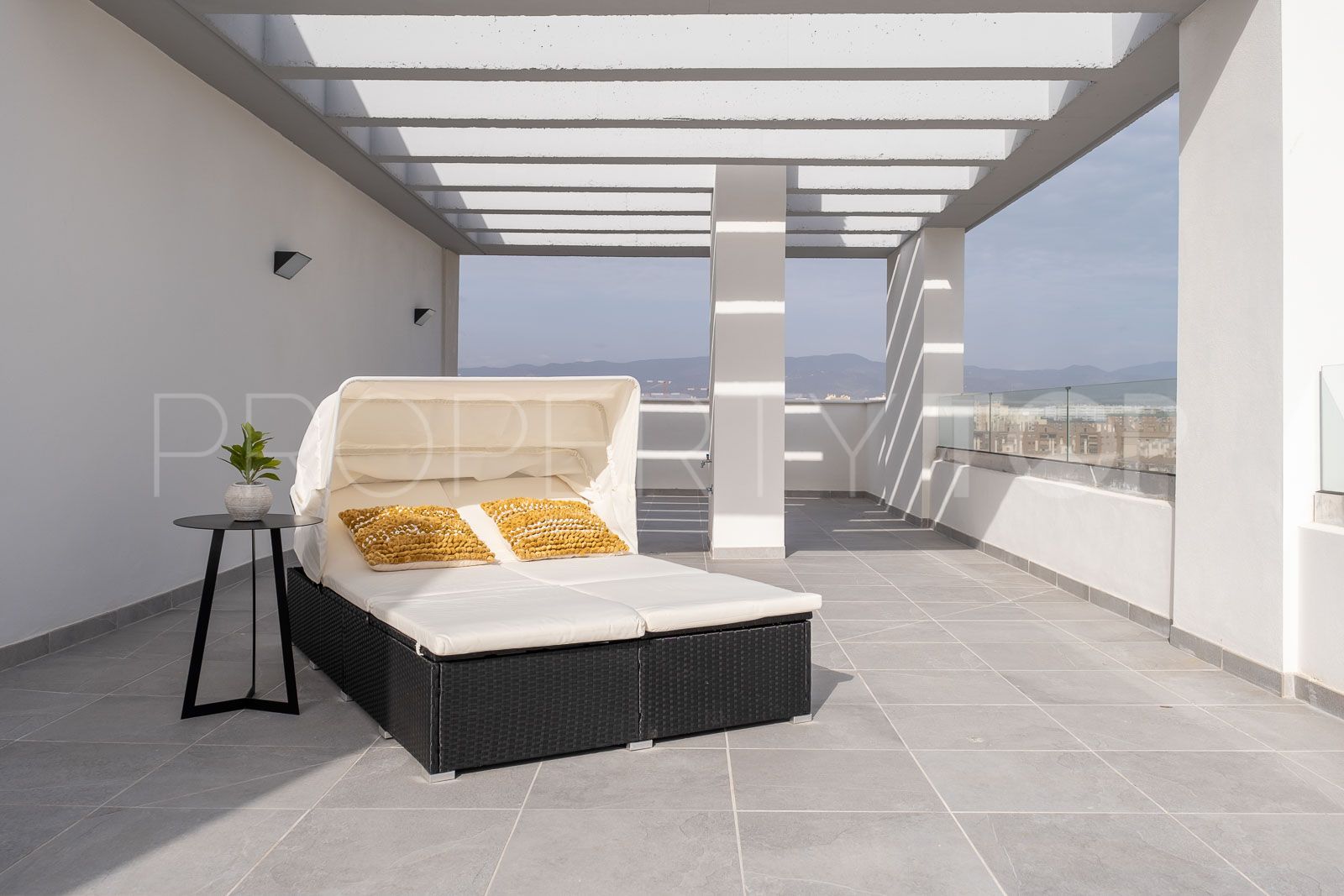 Atico de 3 dormitorios en venta en Malaga