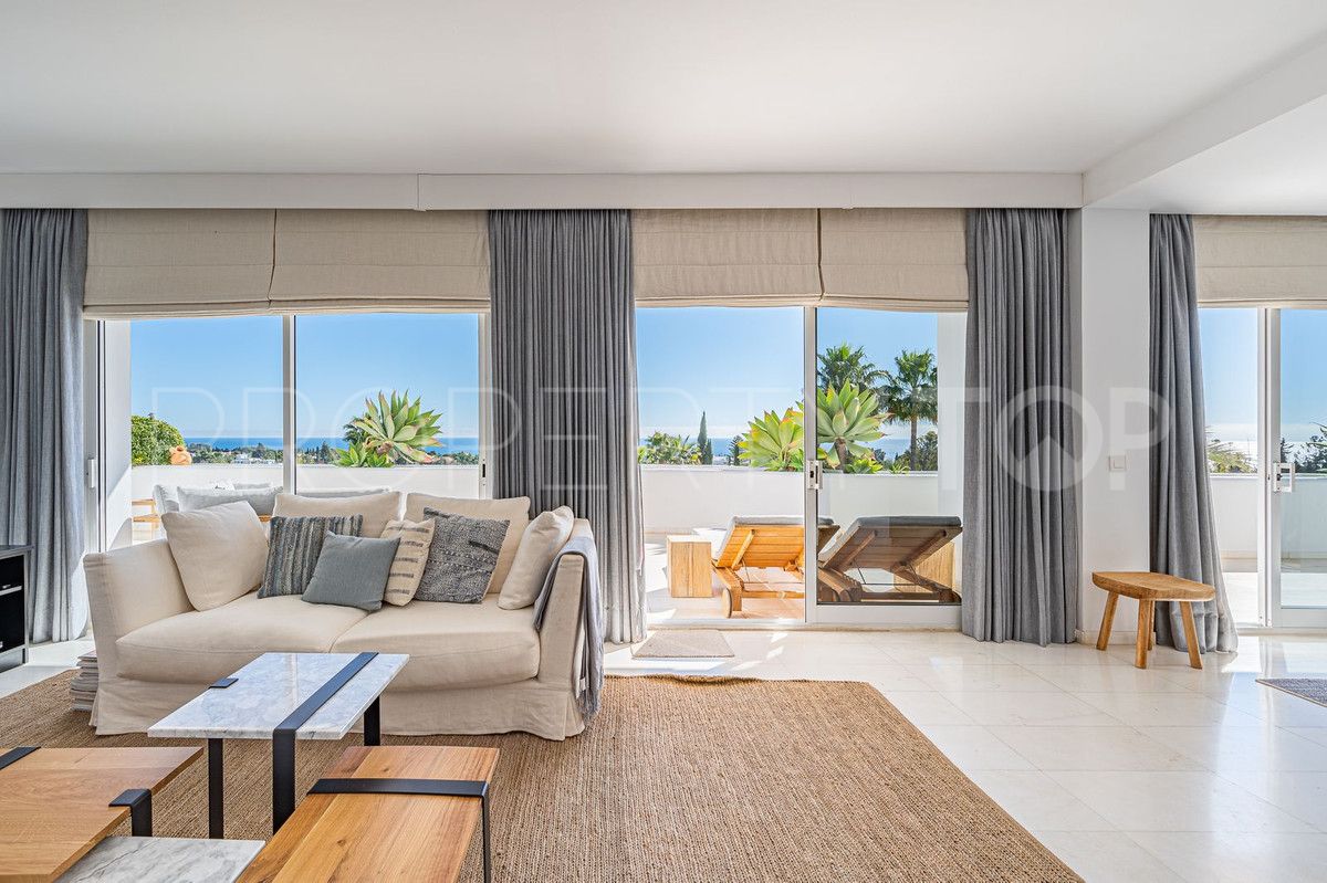 For sale 3 bedrooms duplex penthouse in Las Lomas del Marbella Club
