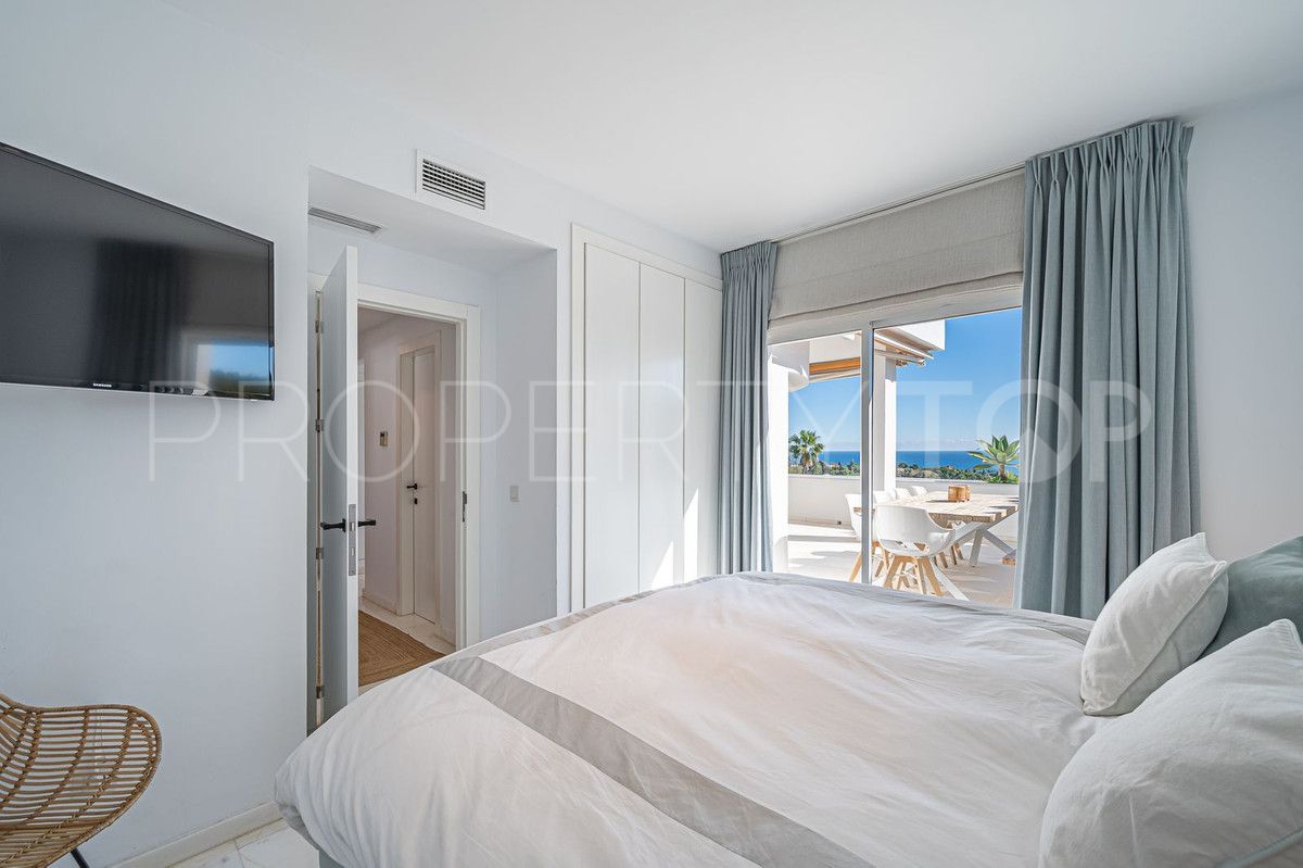 For sale 3 bedrooms duplex penthouse in Las Lomas del Marbella Club