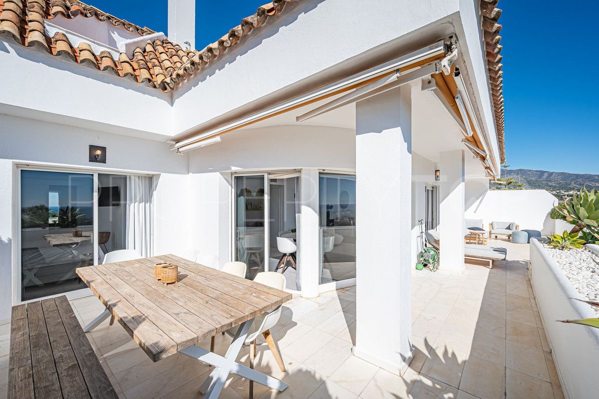 Se vende atico duplex en Las Lomas del Marbella Club con 3 dormitorios