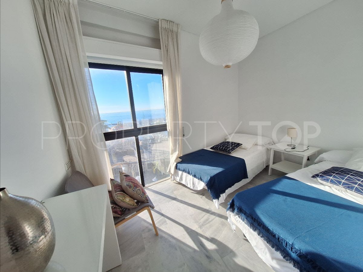 Comprar apartamento con 3 dormitorios en Marbella