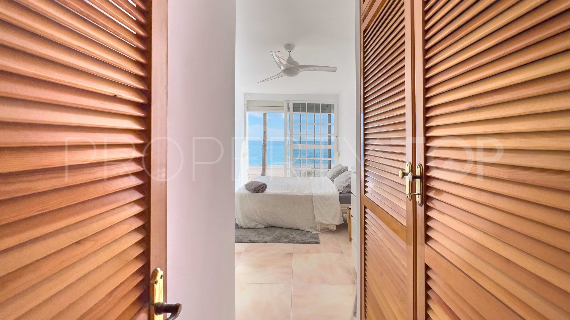 Adosado con 2 dormitorios en venta en Manilva Beach