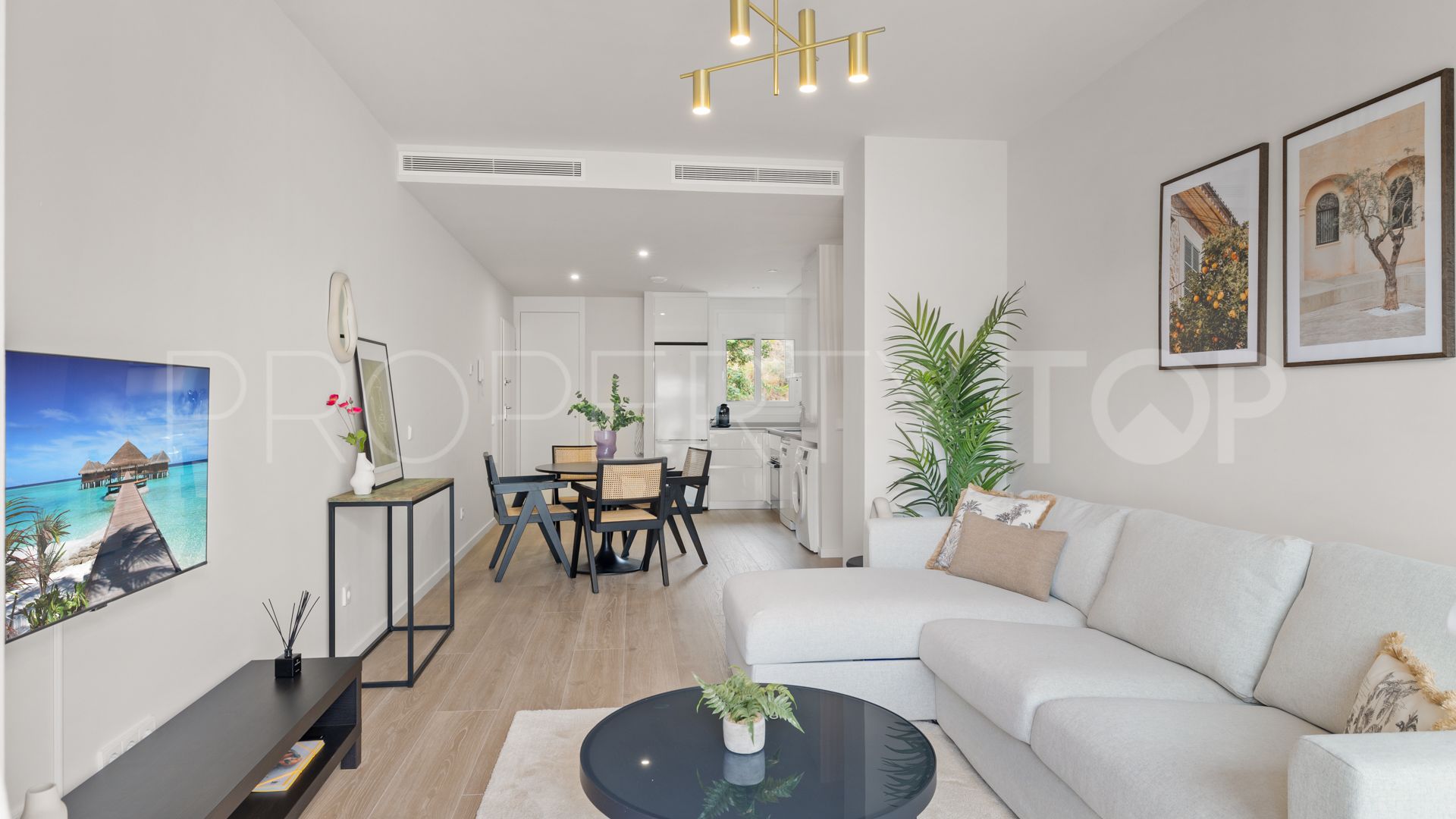Comprar apartamento en Estepona Centro con 2 dormitorios