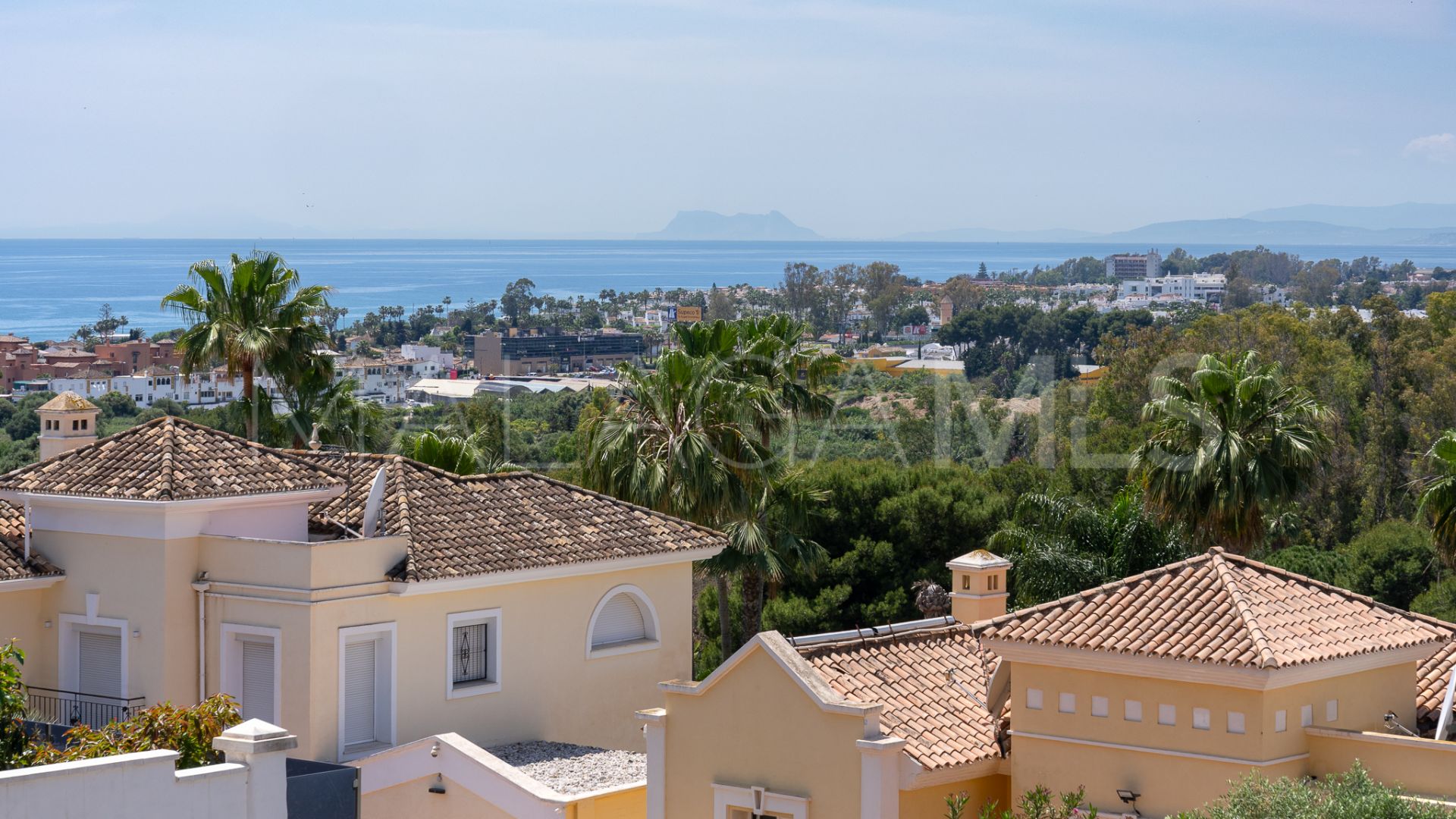 Villa for sale in El Paraiso