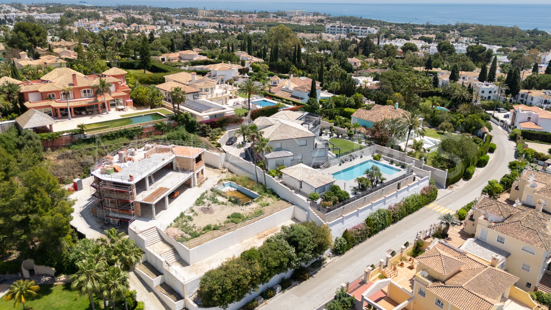 Villa for sale in El Paraiso