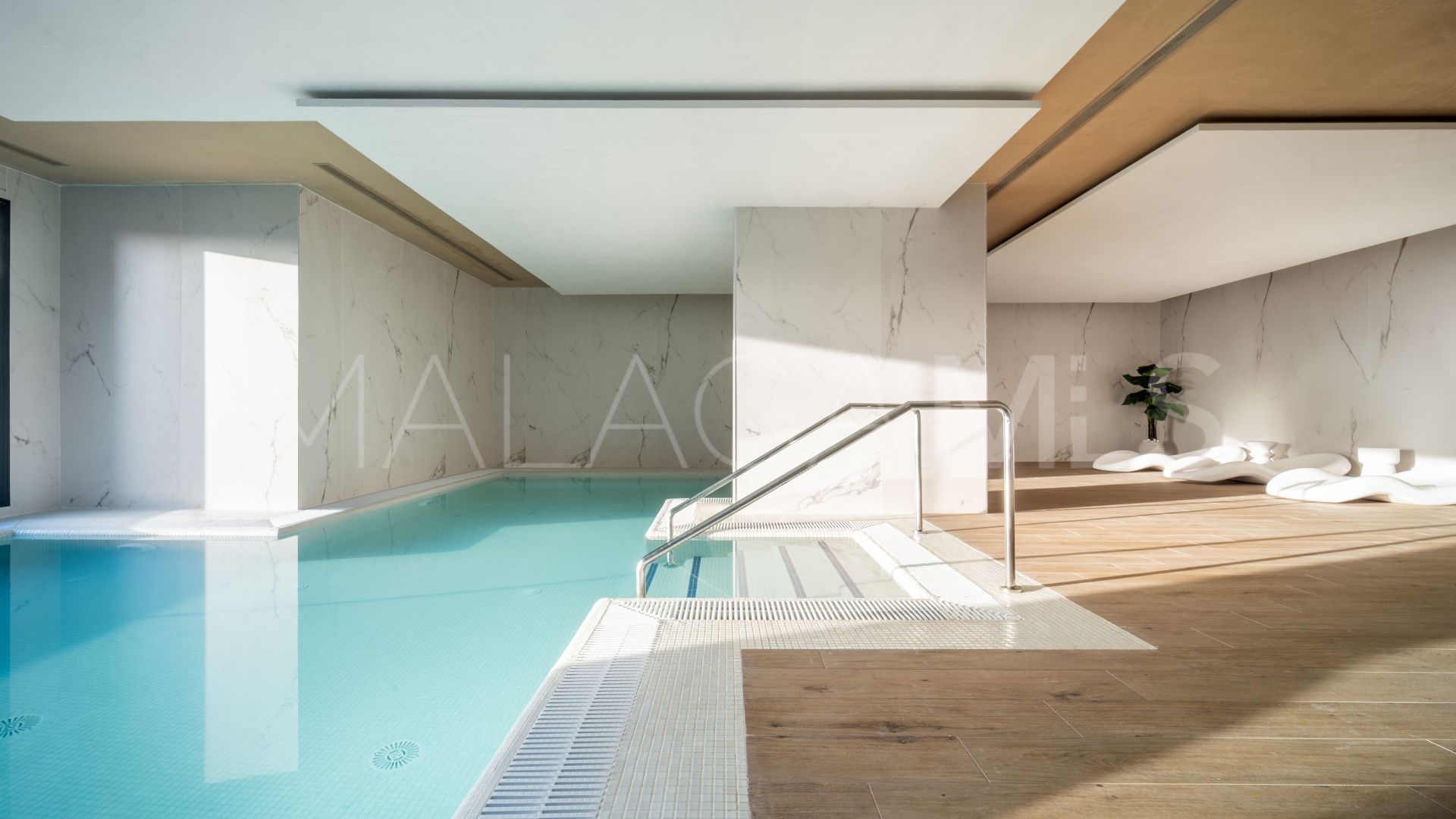 For sale Estepona apartment with 2 bedrooms