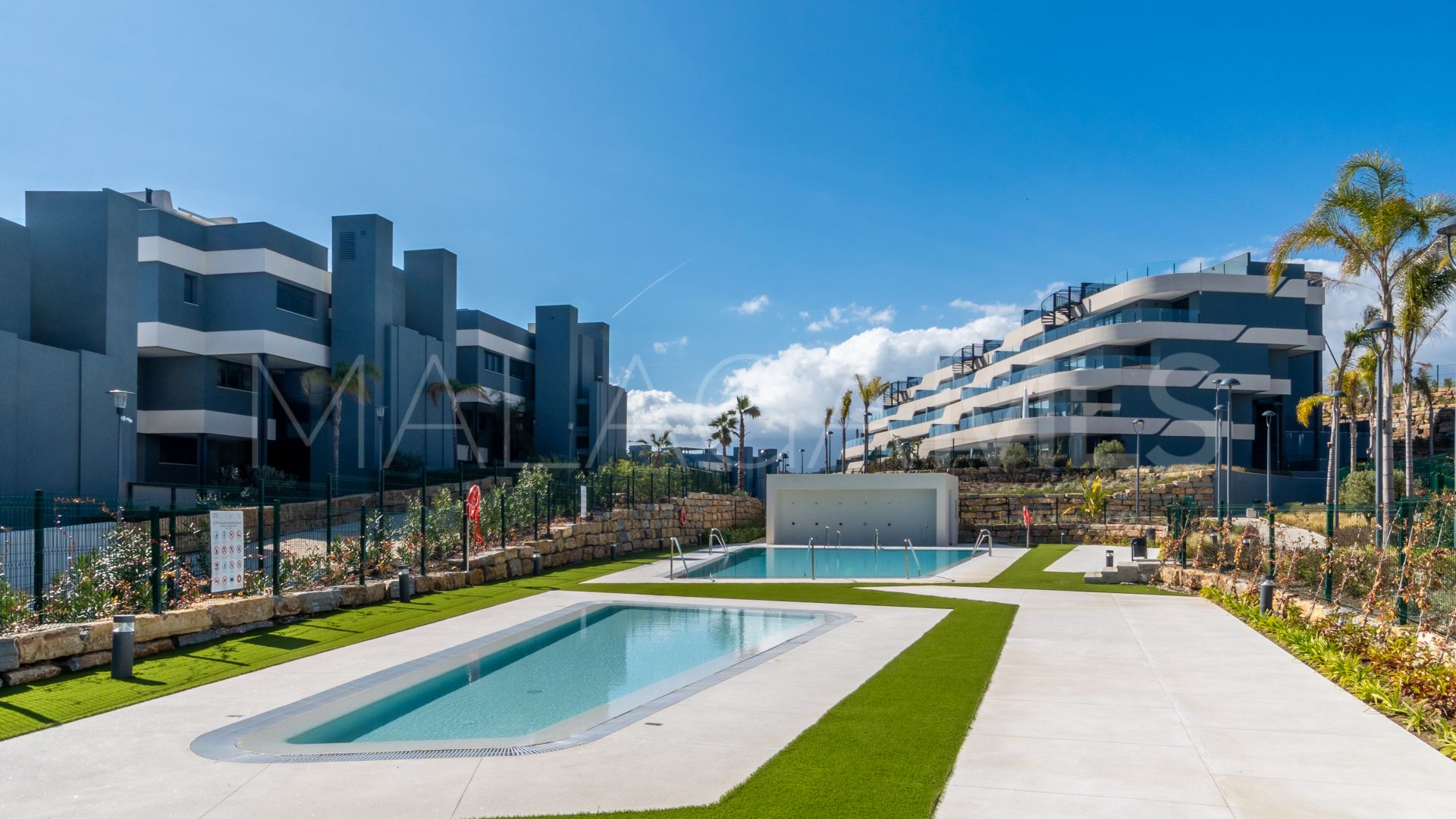 For sale Estepona apartment with 2 bedrooms