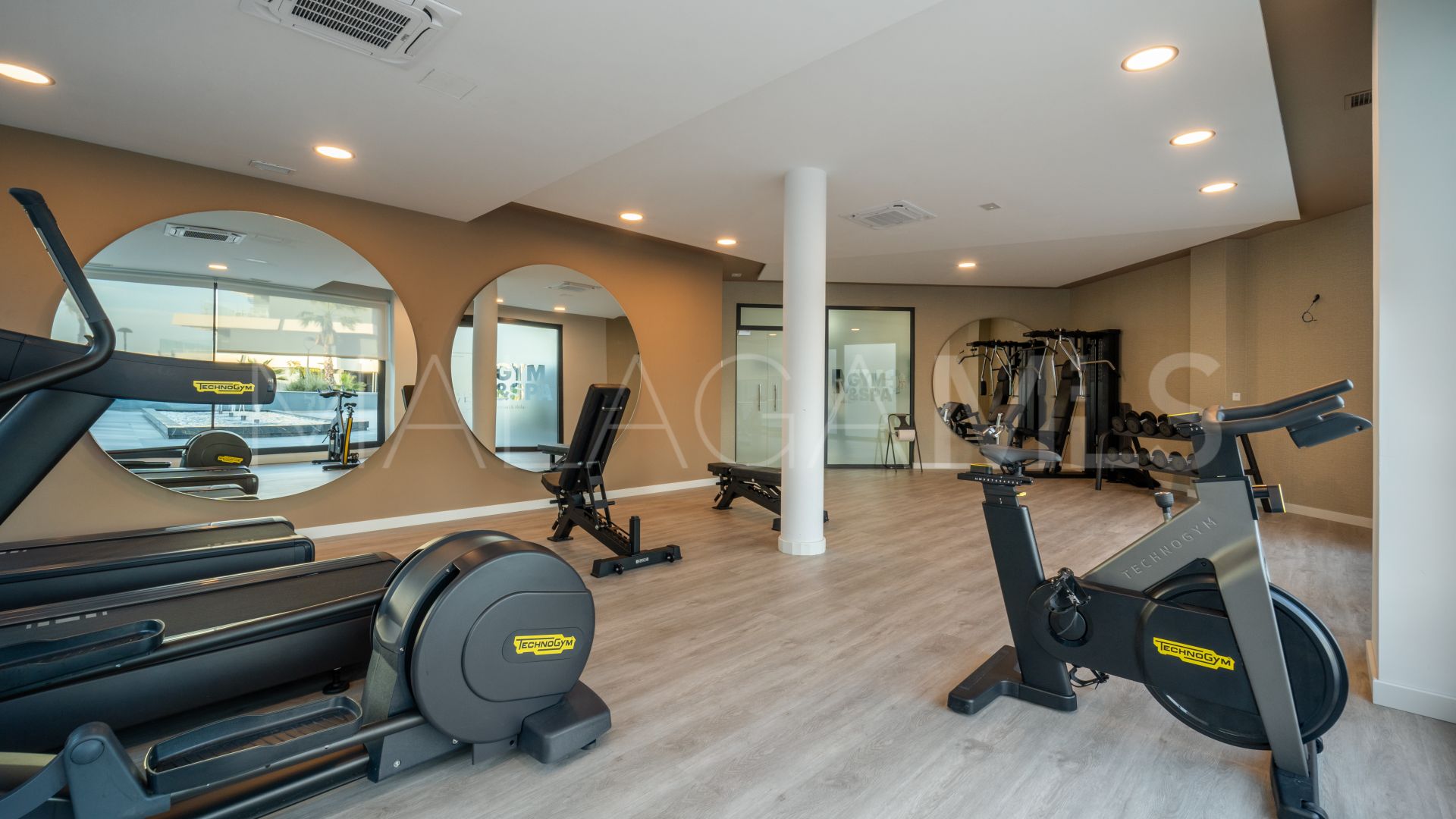 For sale Estepona apartment with 2 bedrooms