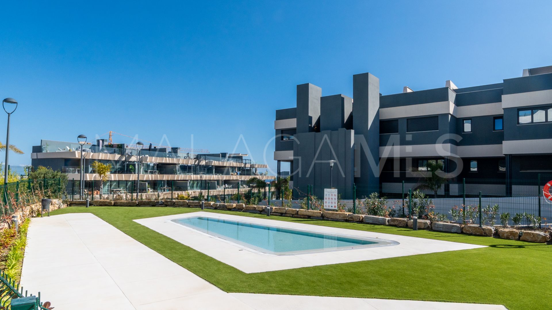 For sale Estepona apartment with 2 bedrooms