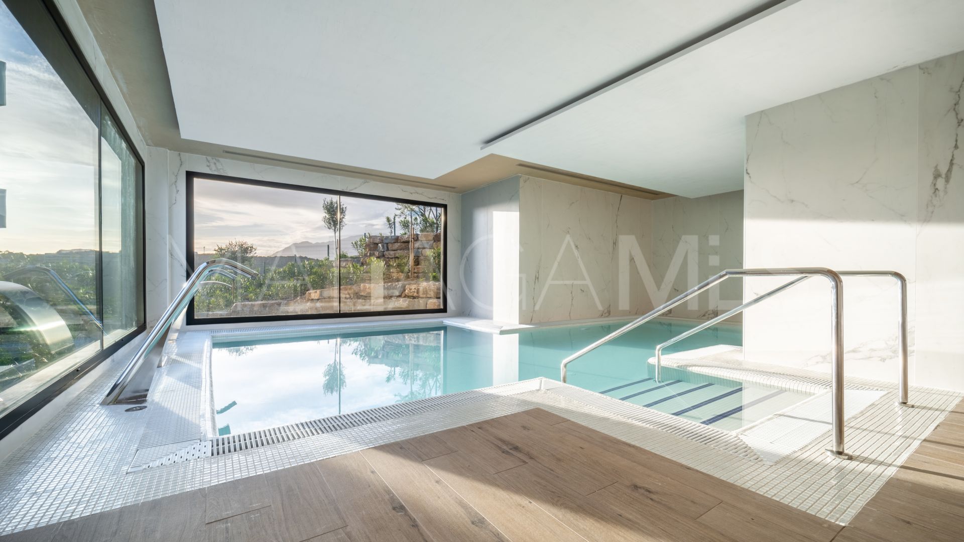 For sale Estepona apartment with 2 bedrooms