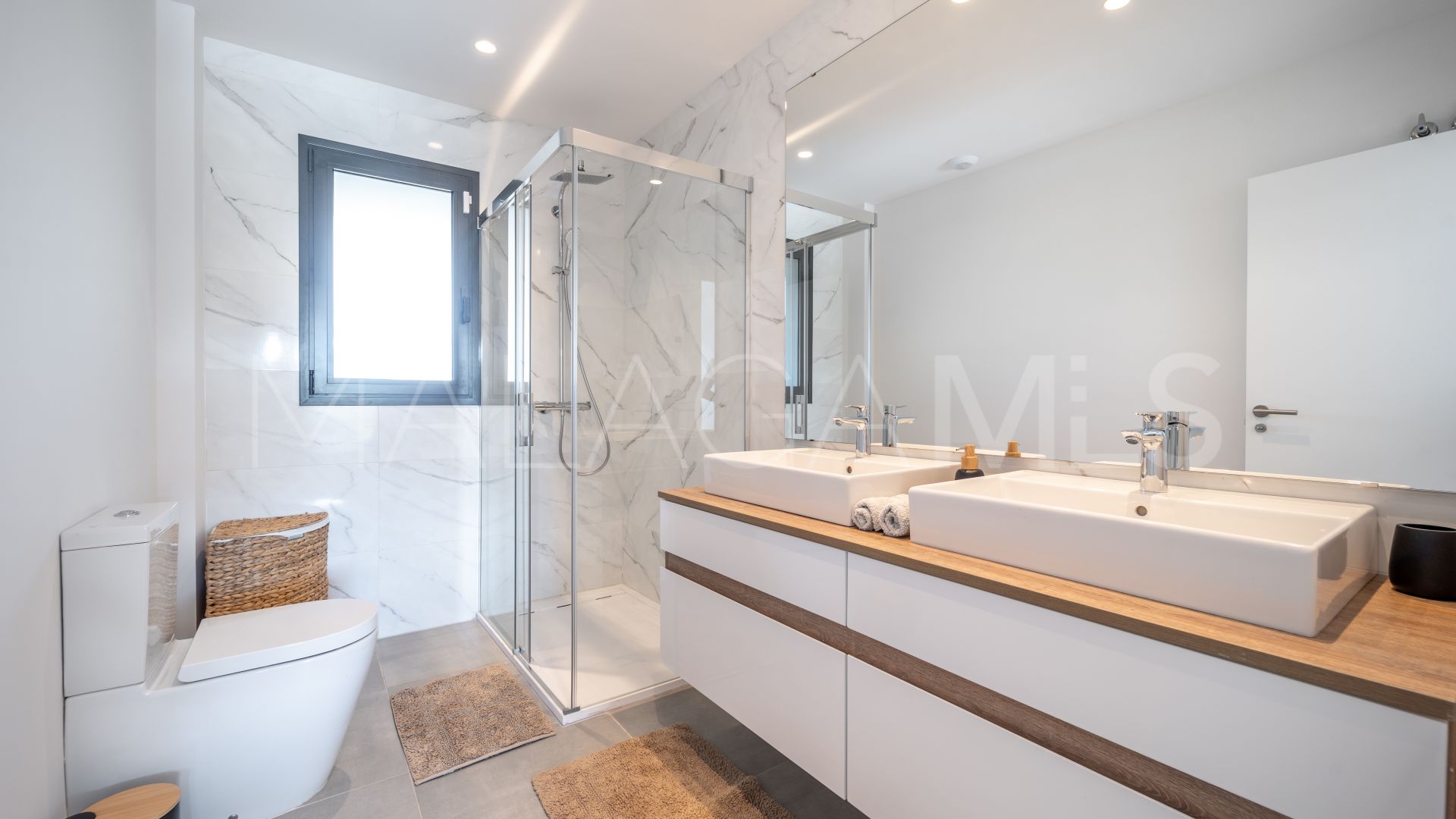 For sale Estepona apartment with 2 bedrooms