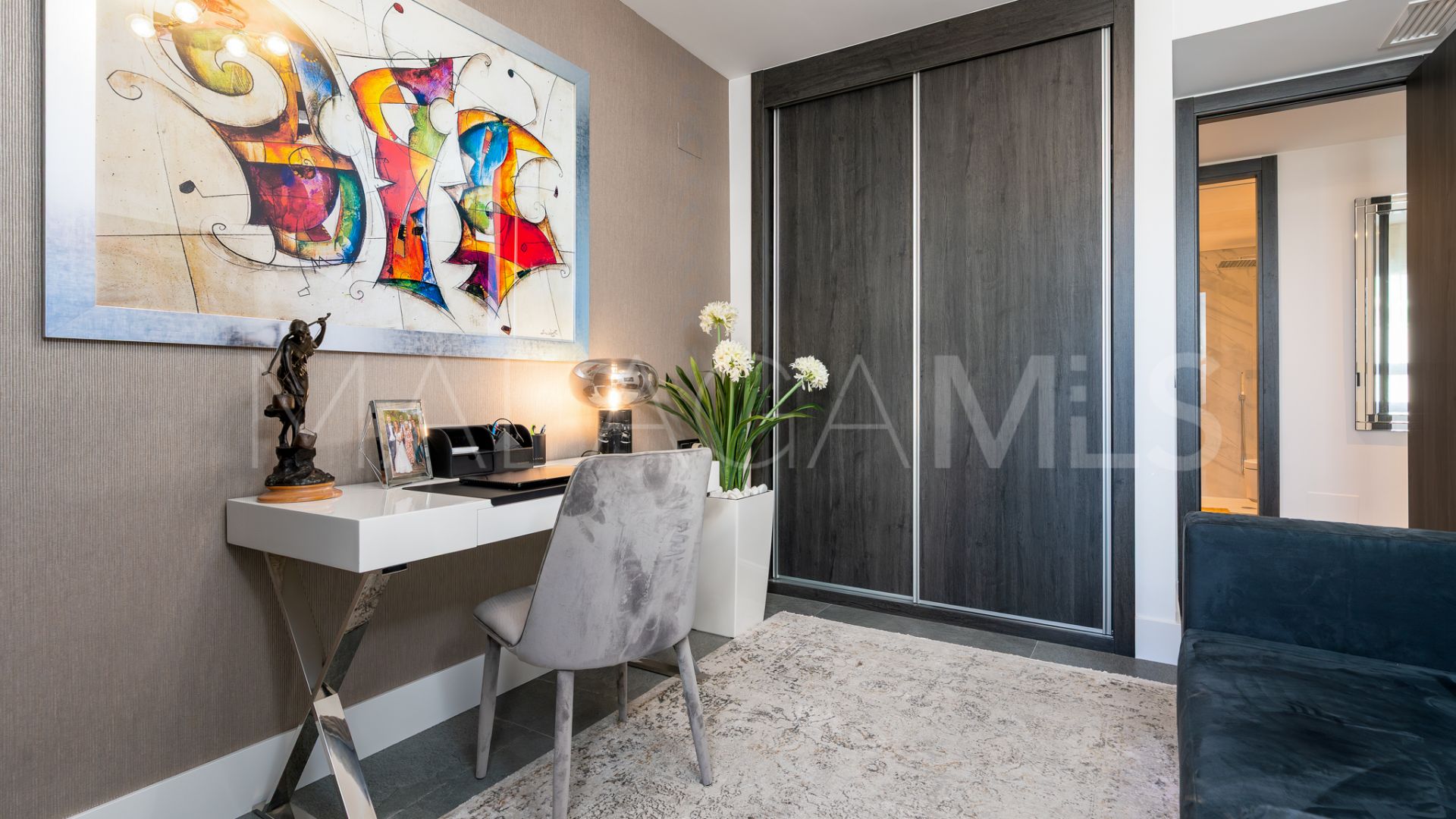 Benahavis apartment for sale