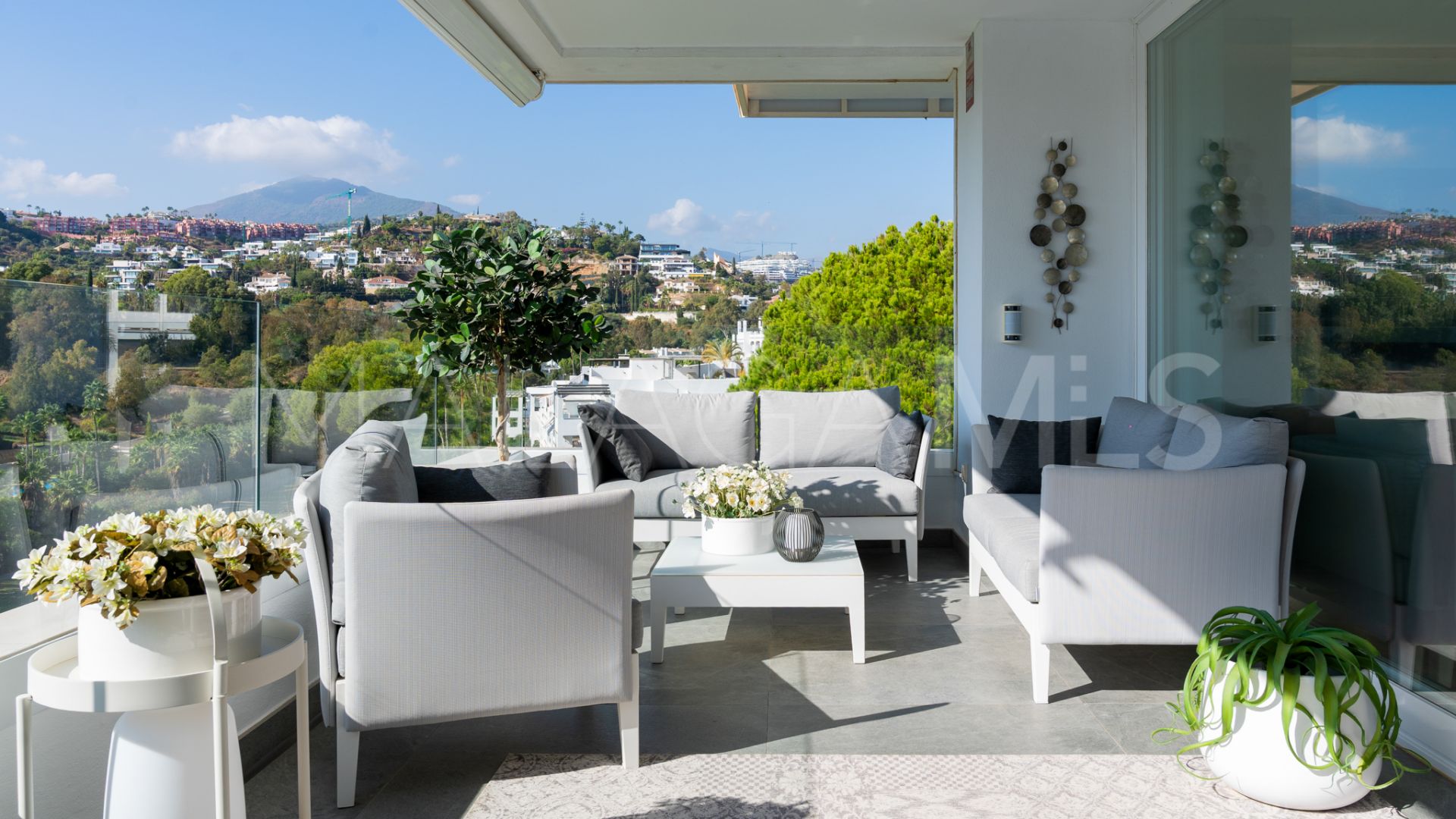 Benahavis apartment for sale