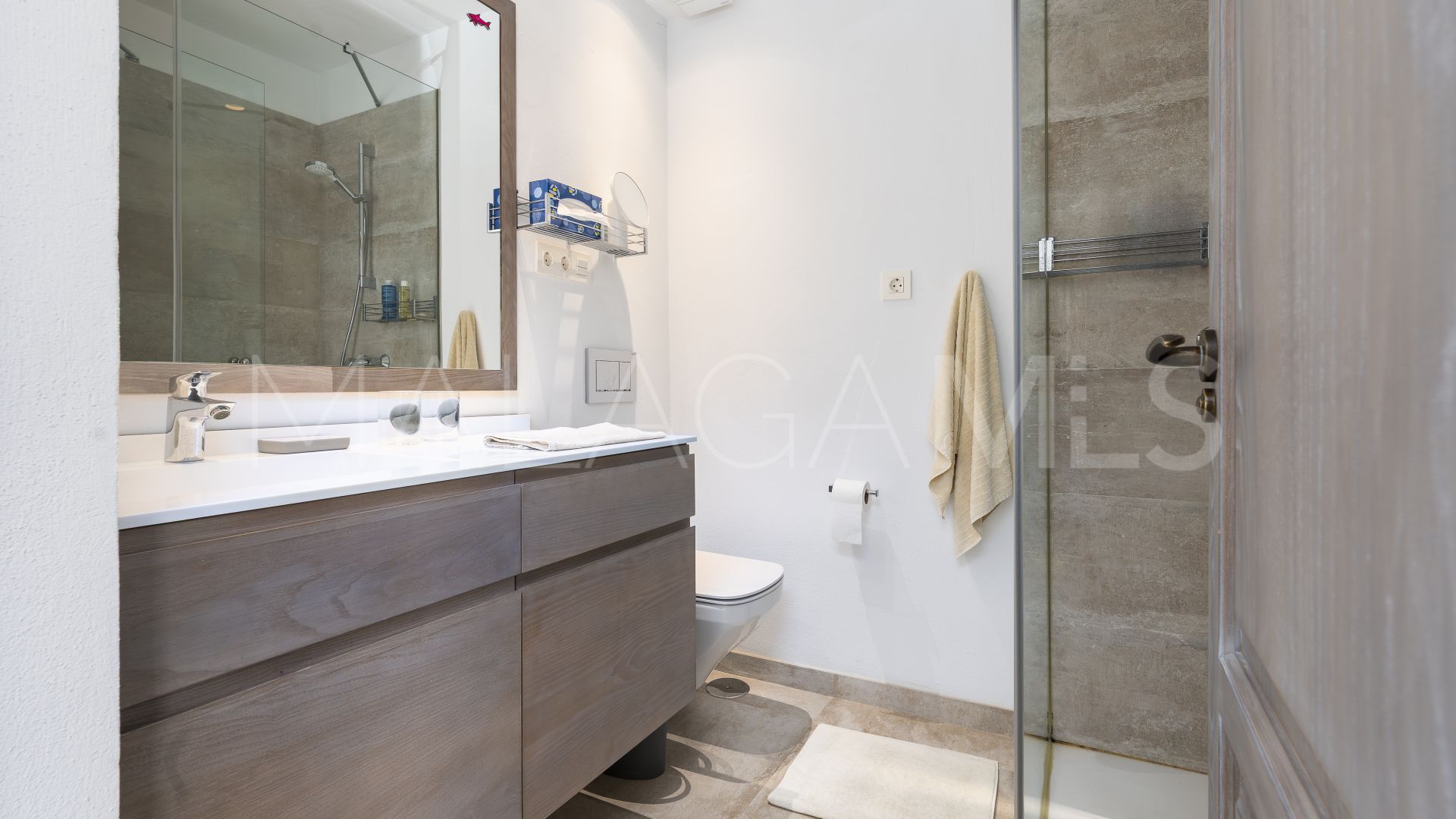 Town house for sale in Golden Mile