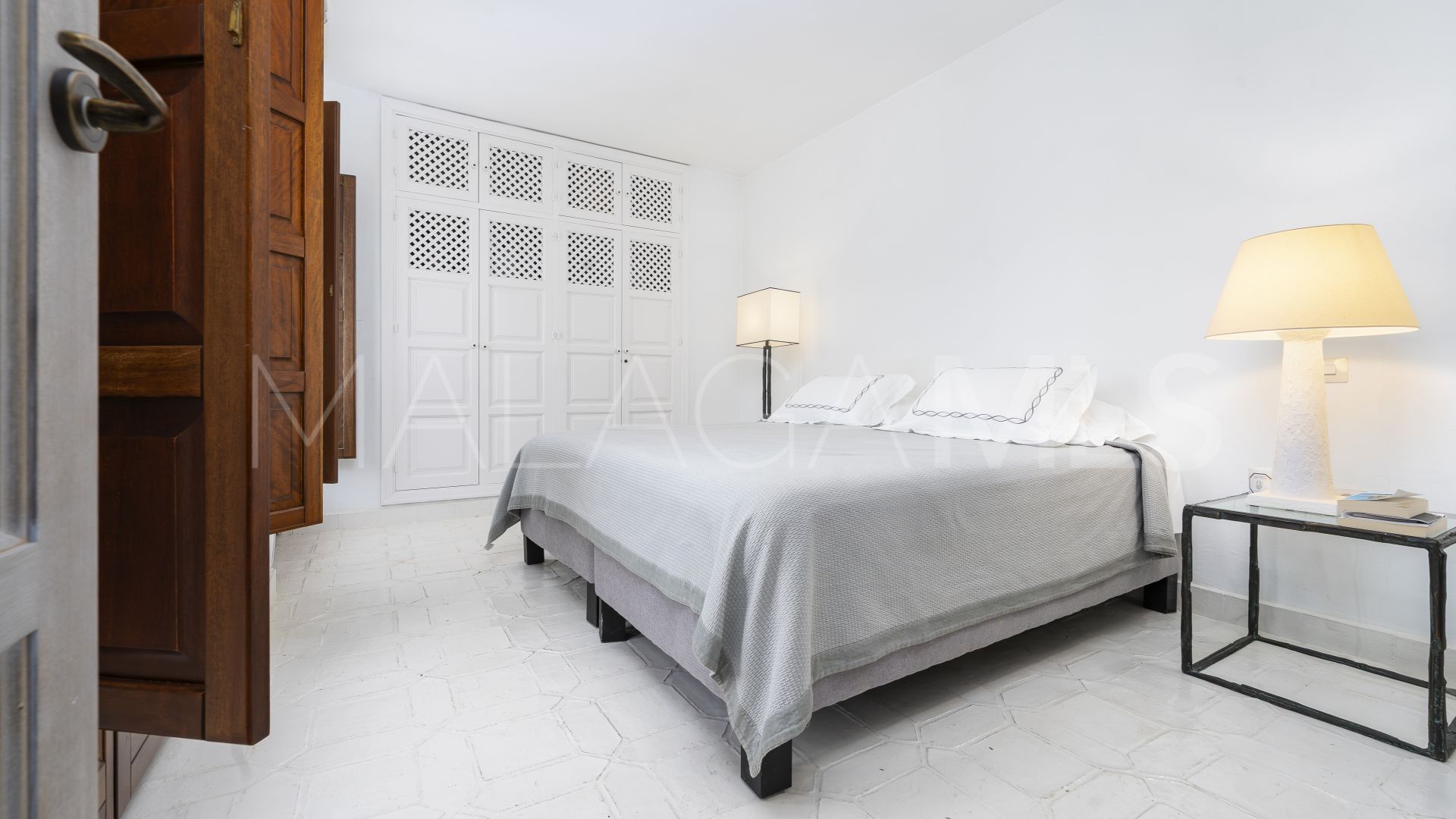 Town house for sale in Golden Mile