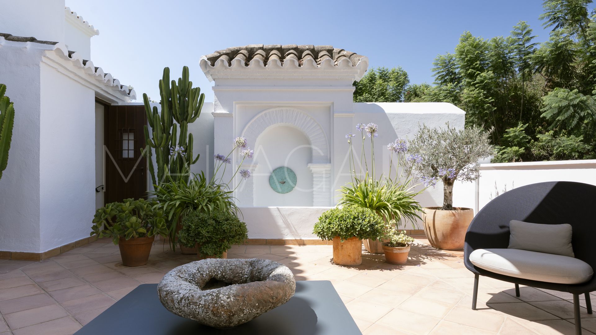 Town house for sale in Golden Mile