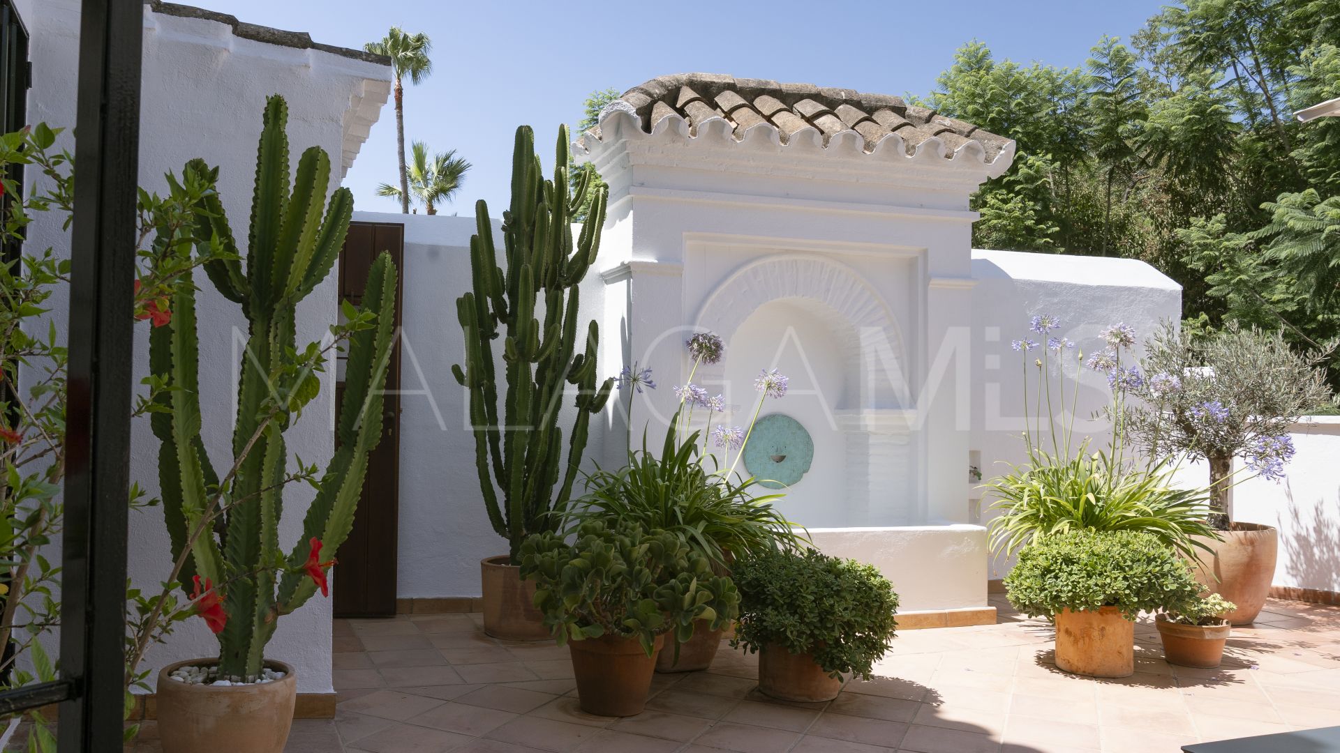 Town house for sale in Golden Mile