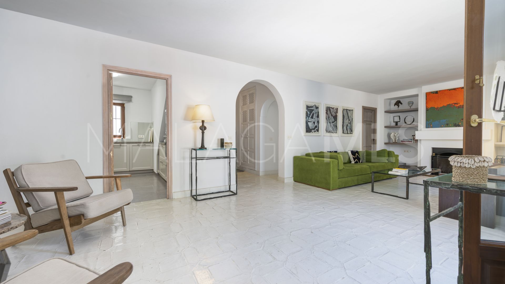 Town house for sale in Golden Mile