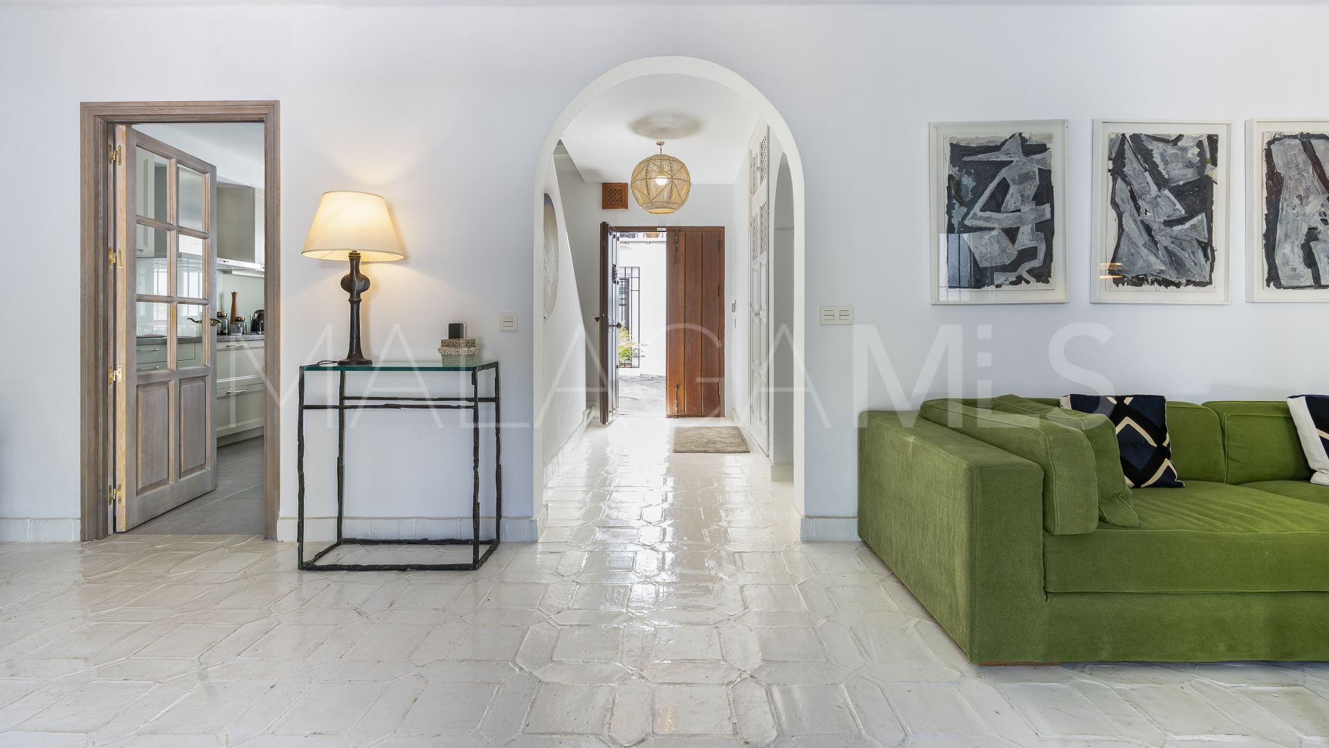 Town house for sale in Golden Mile
