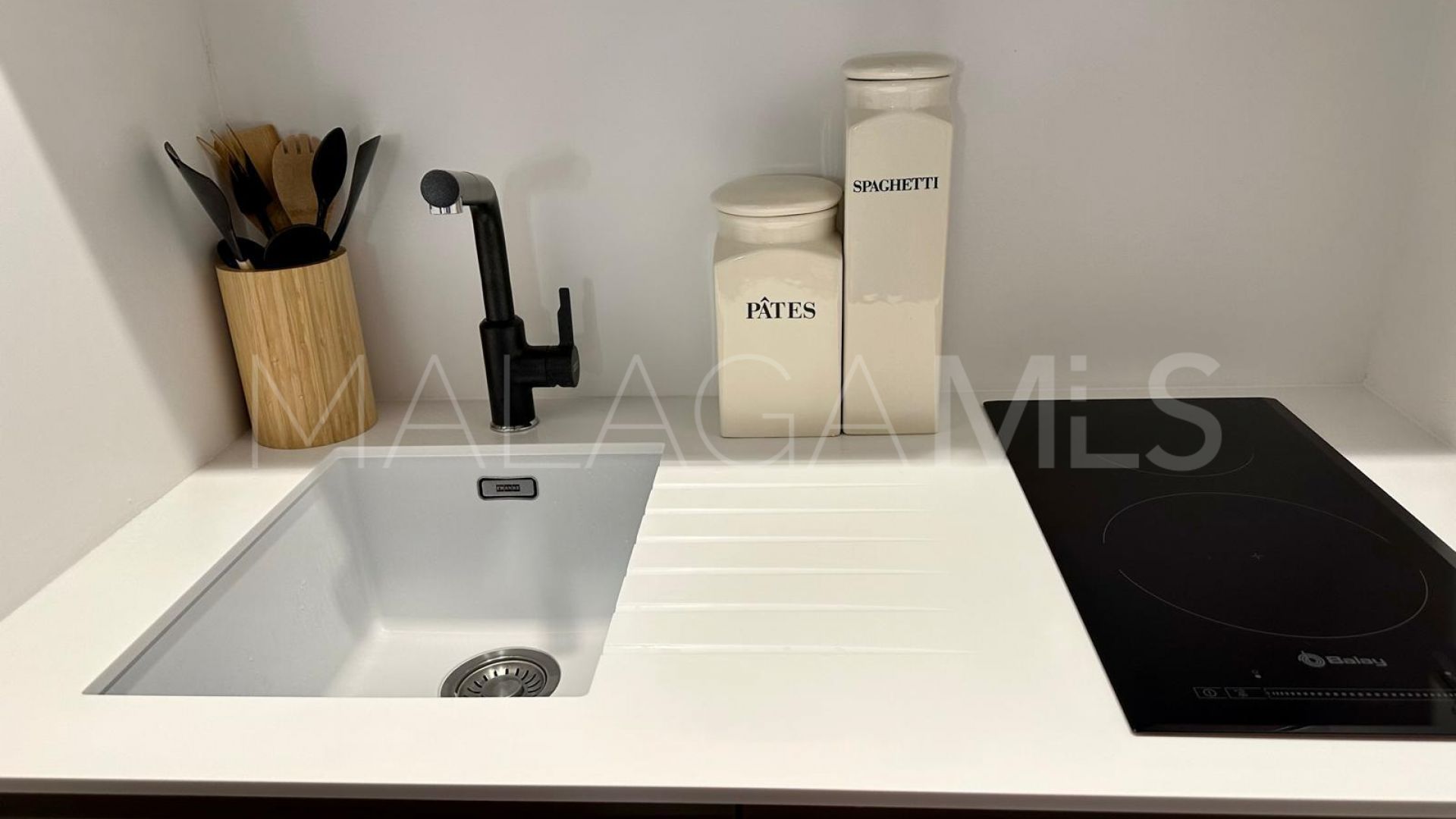 Studio for sale in Marbella - Puerto Banus