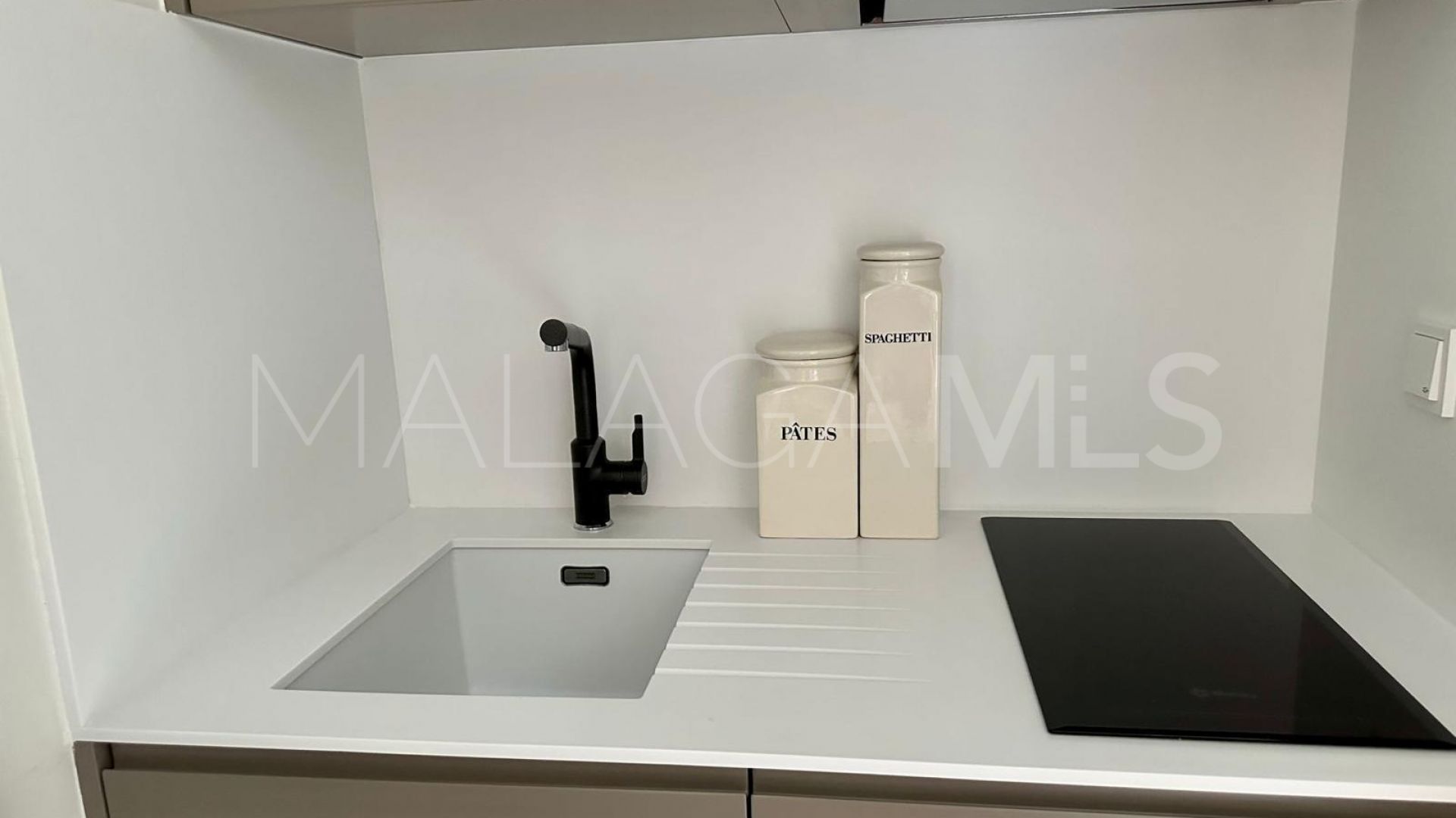 Studio for sale in Marbella - Puerto Banus