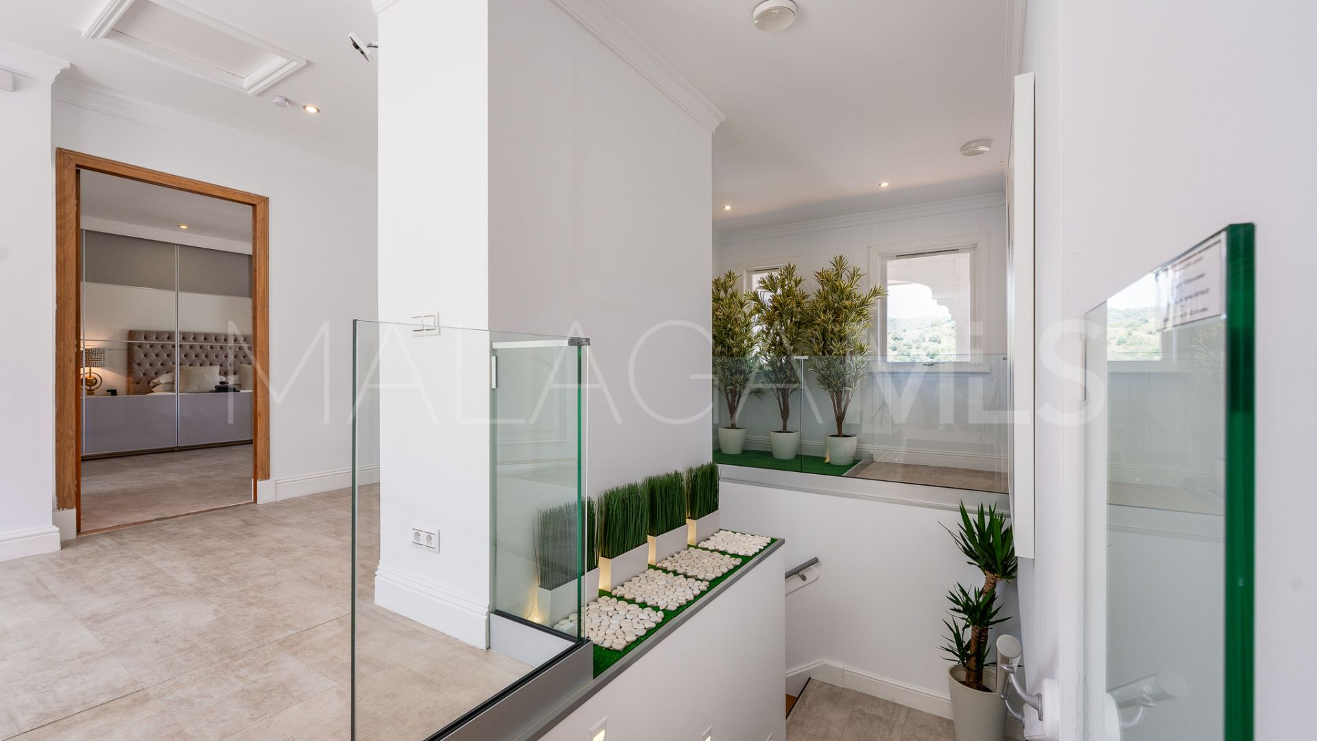Villa for sale in Elviria