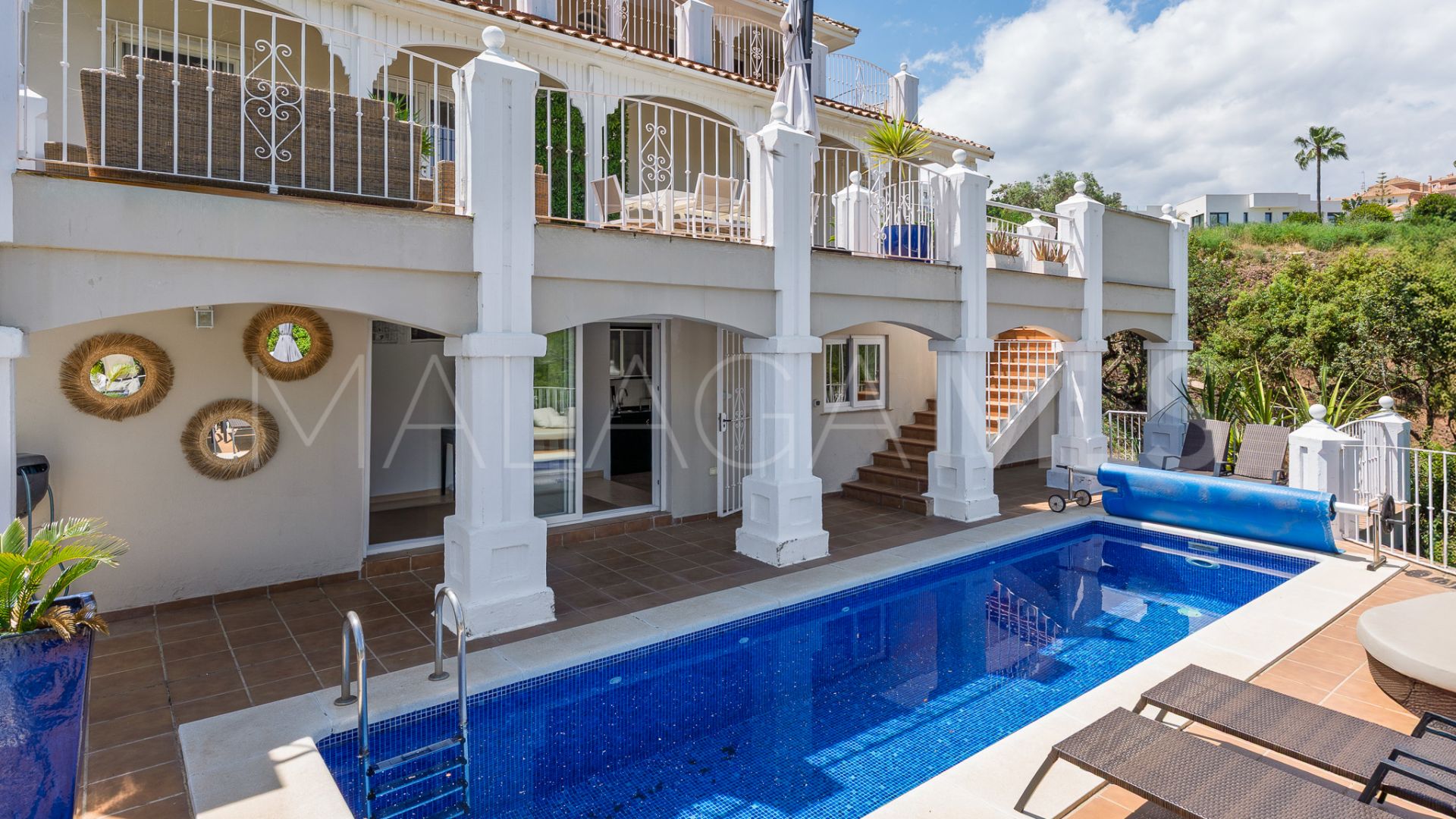Villa for sale in Elviria