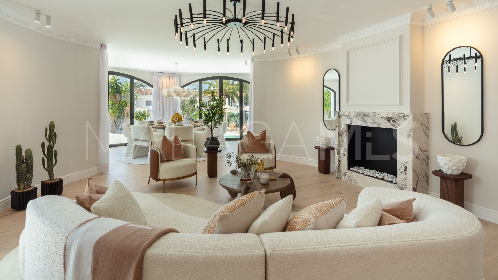 Villa with 5 bedrooms for sale in Nueva Andalucia