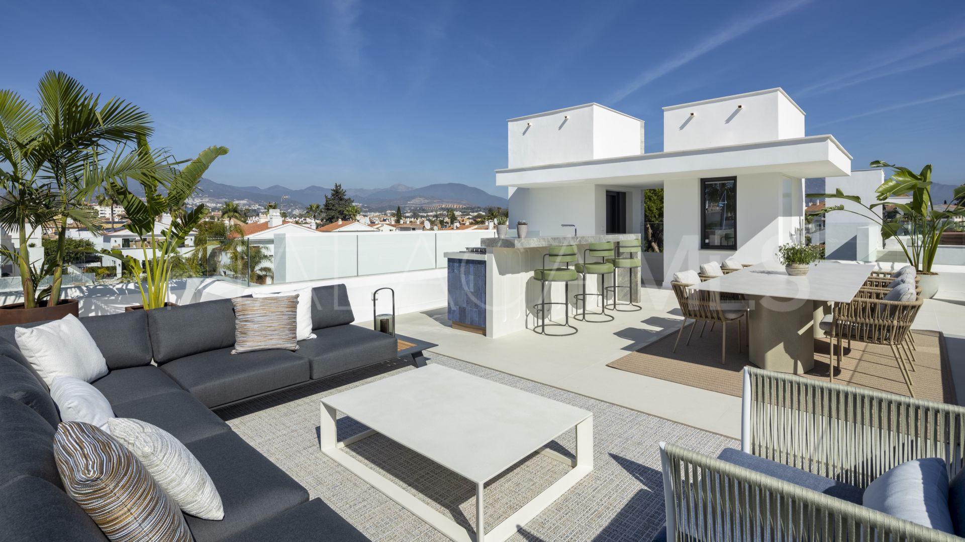 Villa for sale in Marbella - Puerto Banus