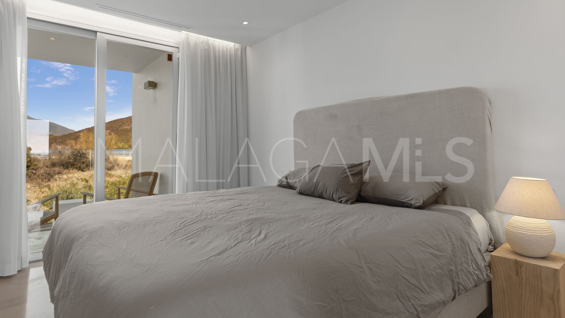 For sale penthouse in Nueva Andalucia