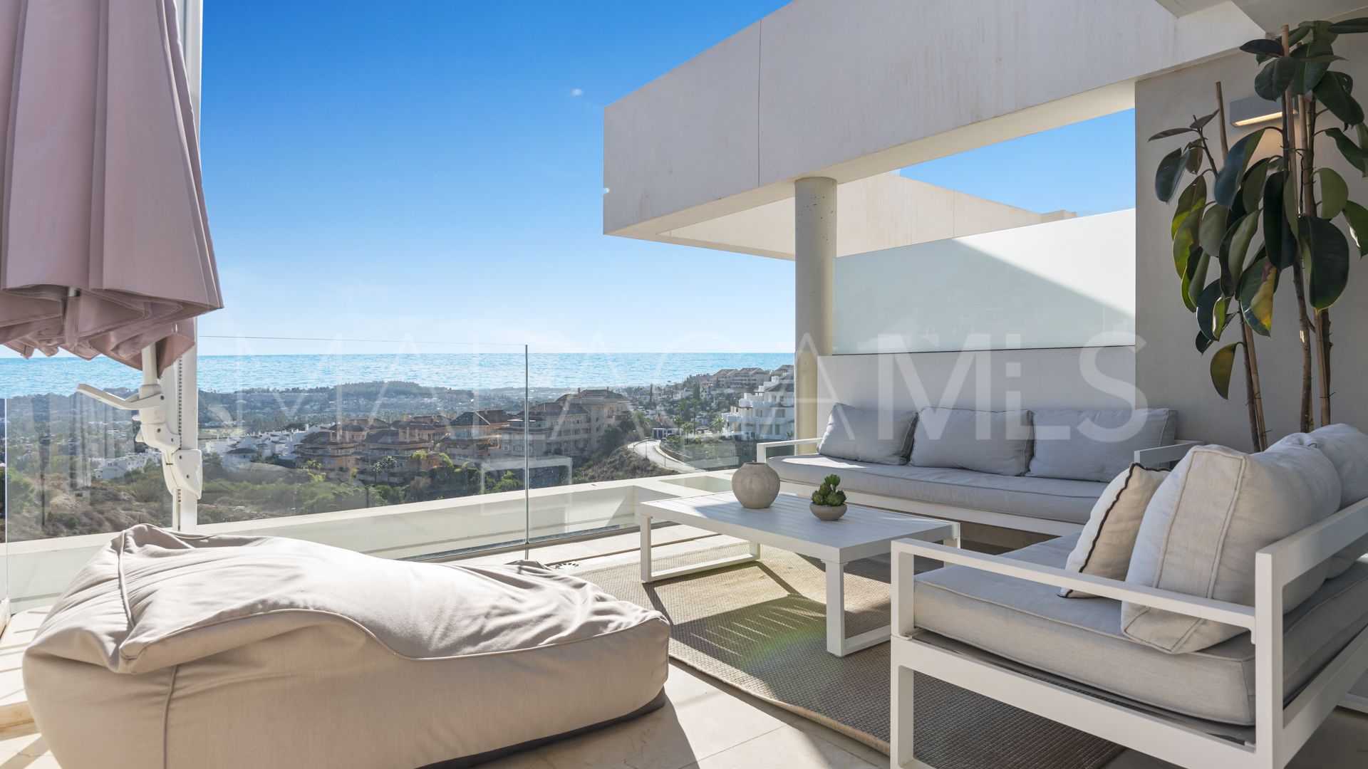 For sale penthouse in Nueva Andalucia