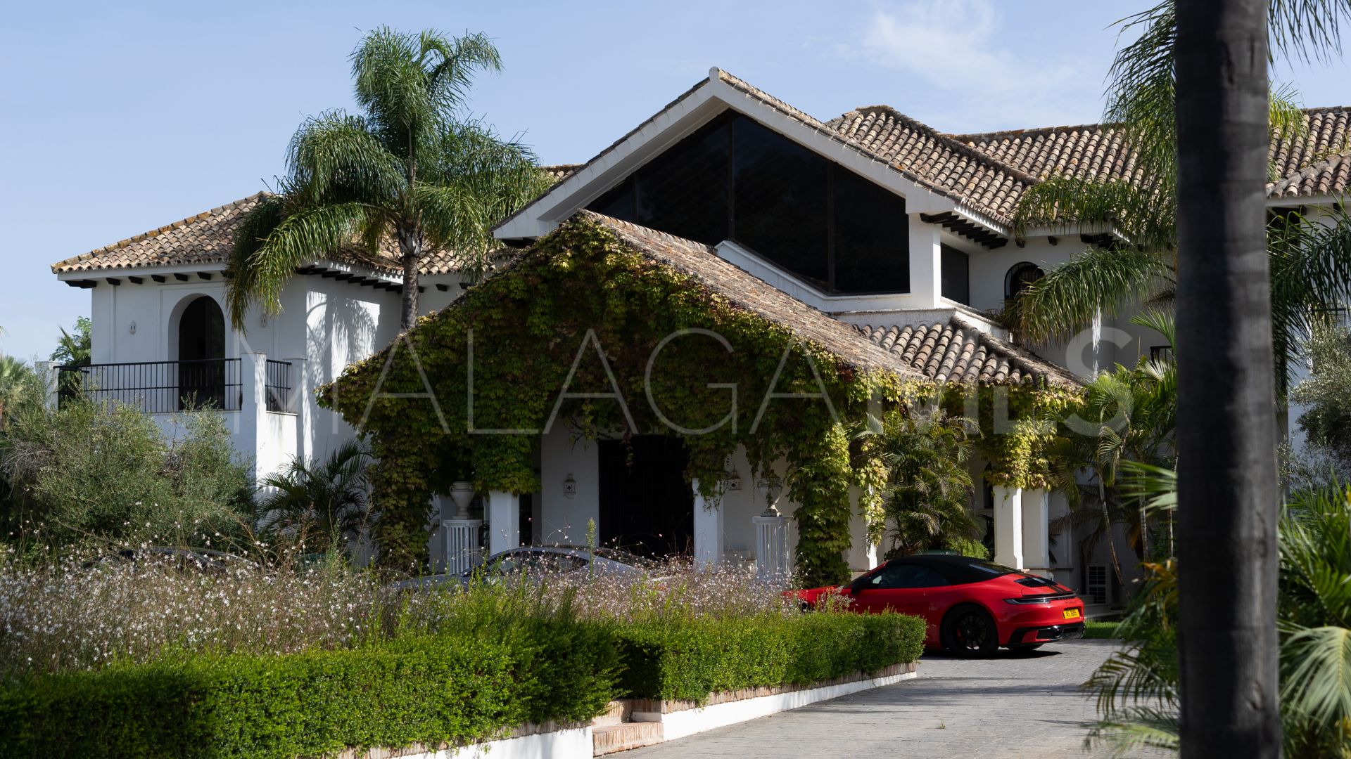 Villa for sale in El Paraiso