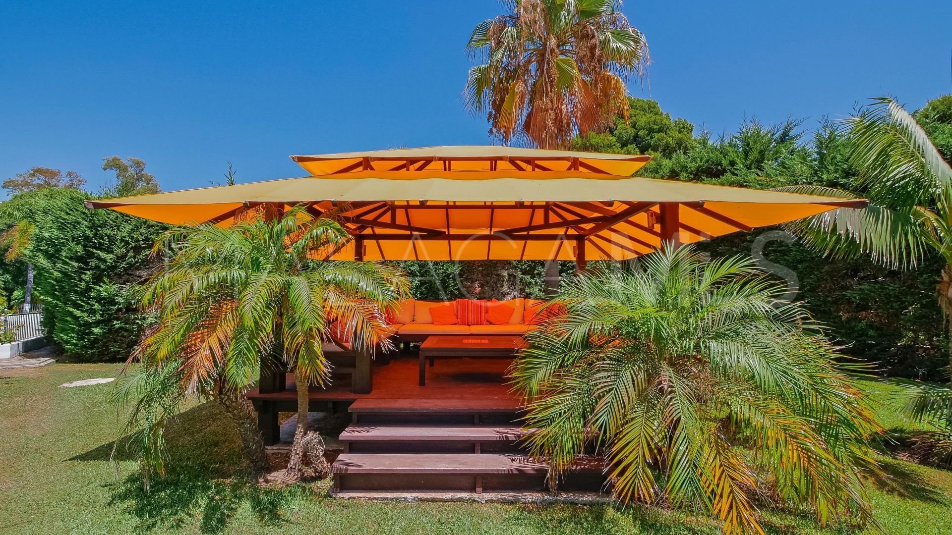 Villa for sale in El Paraiso