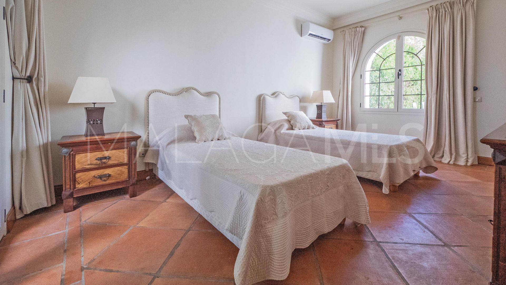 Villa for sale in El Paraiso