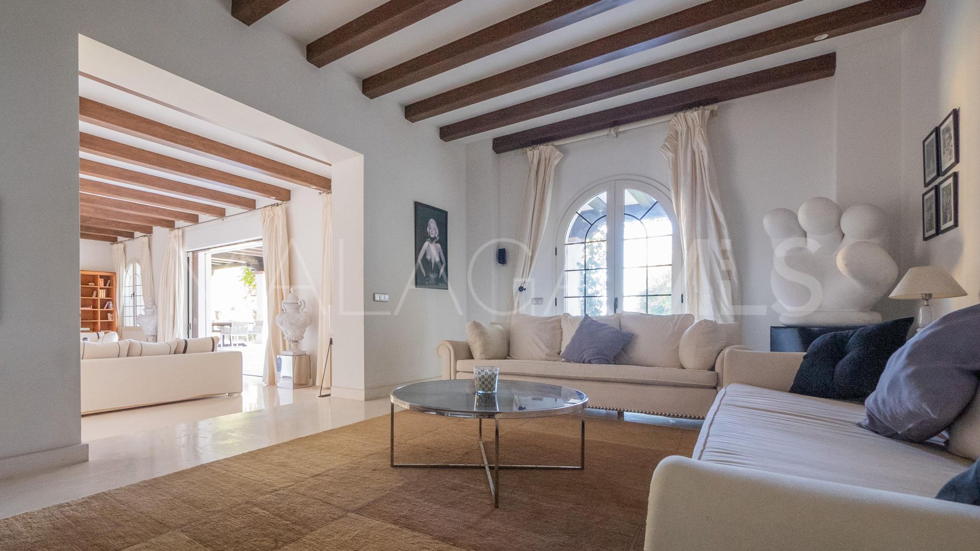 Villa for sale in El Paraiso