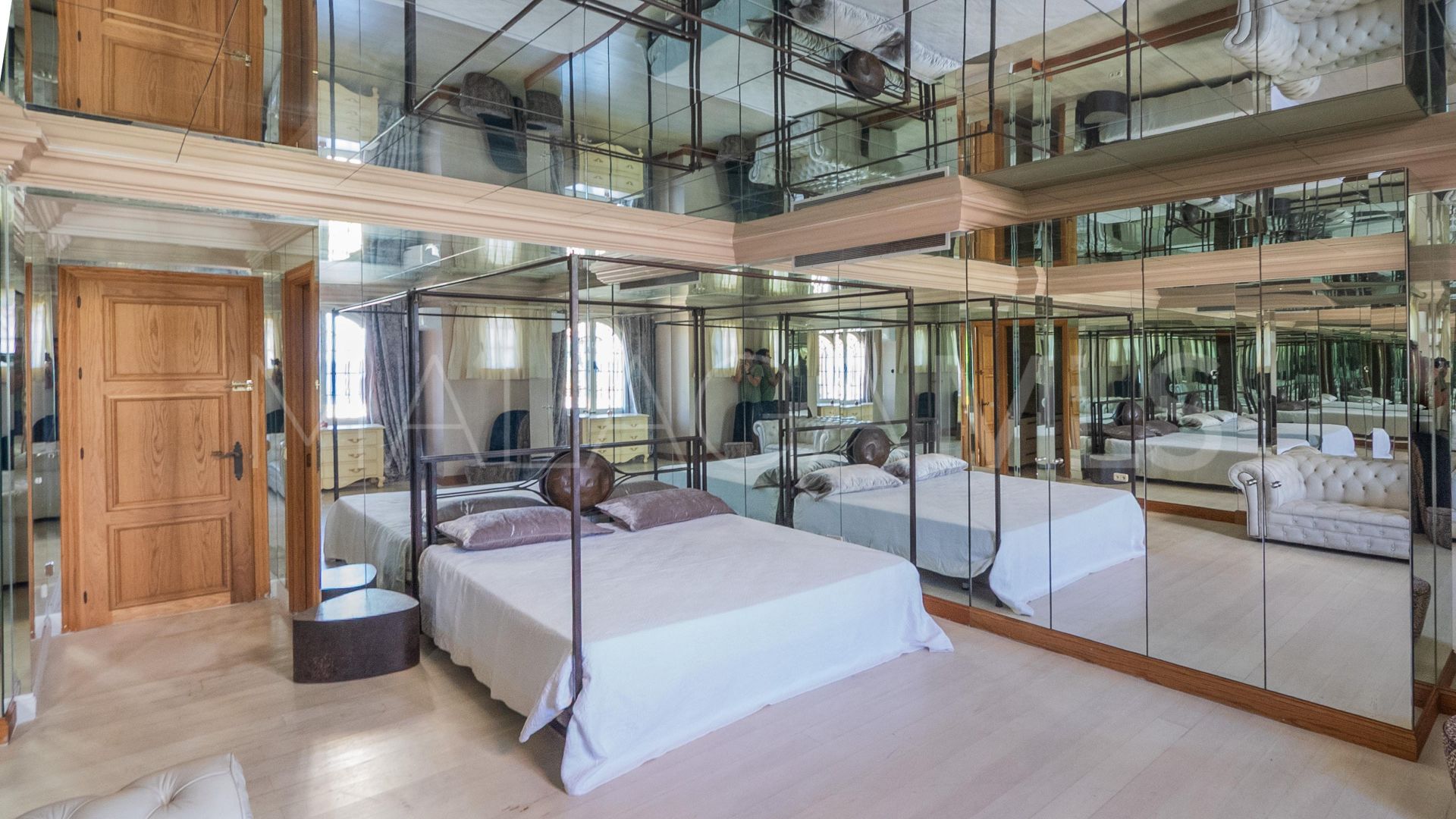 Villa for sale in El Paraiso