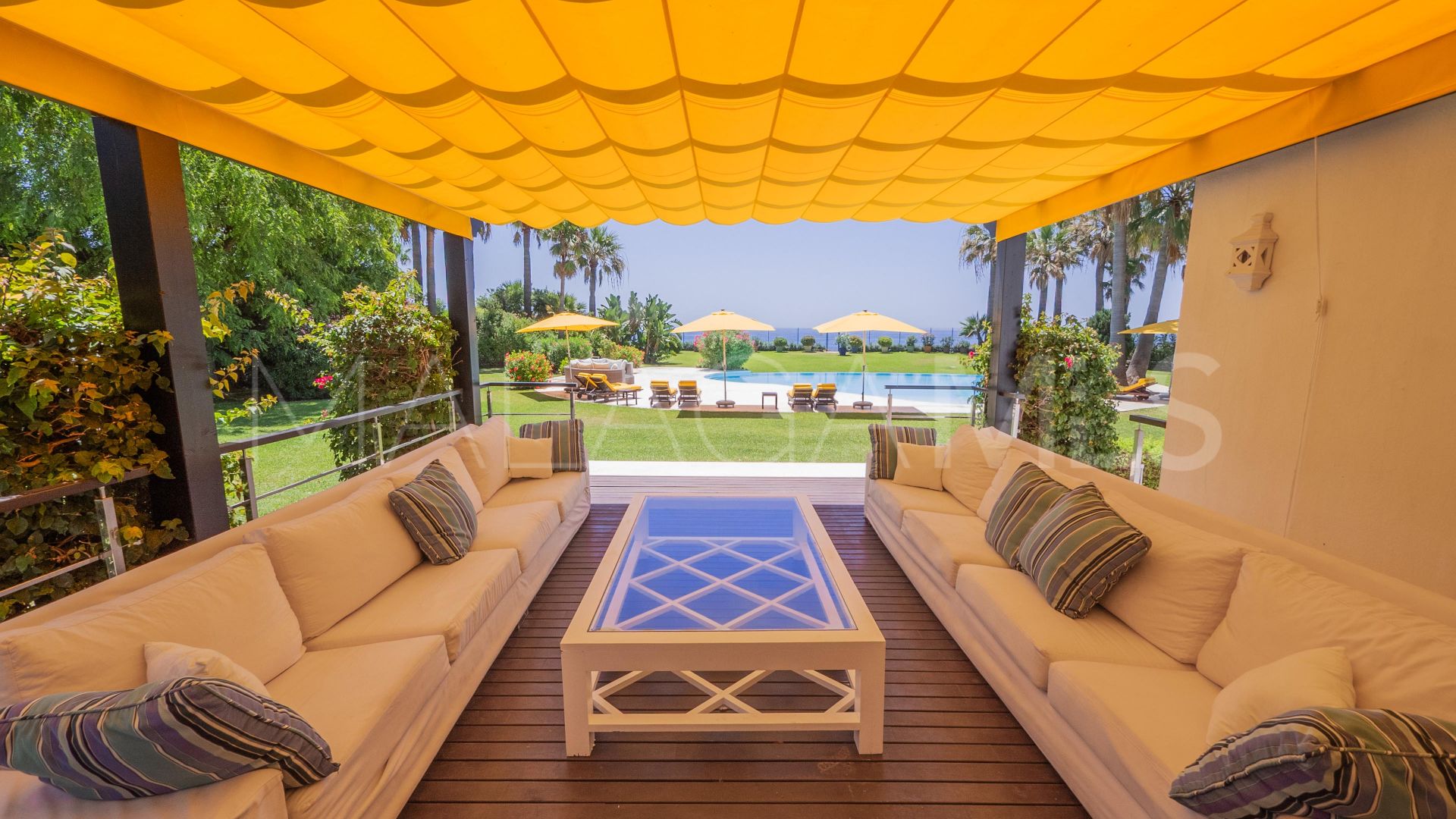 Villa for sale in El Paraiso