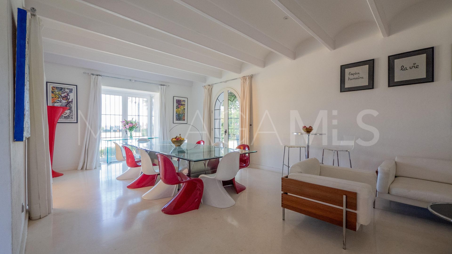 Villa for sale in El Paraiso