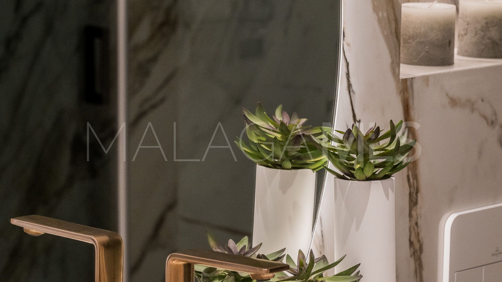 Lägenhet for sale in Los Monteros Palm Beach