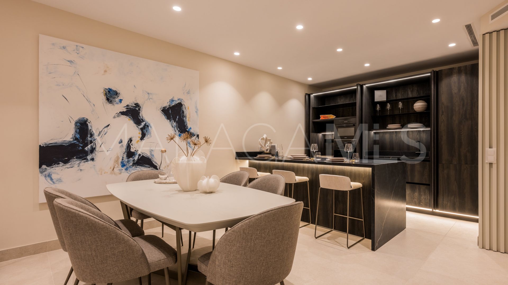 Lägenhet for sale in Beach Side New Golden Mile