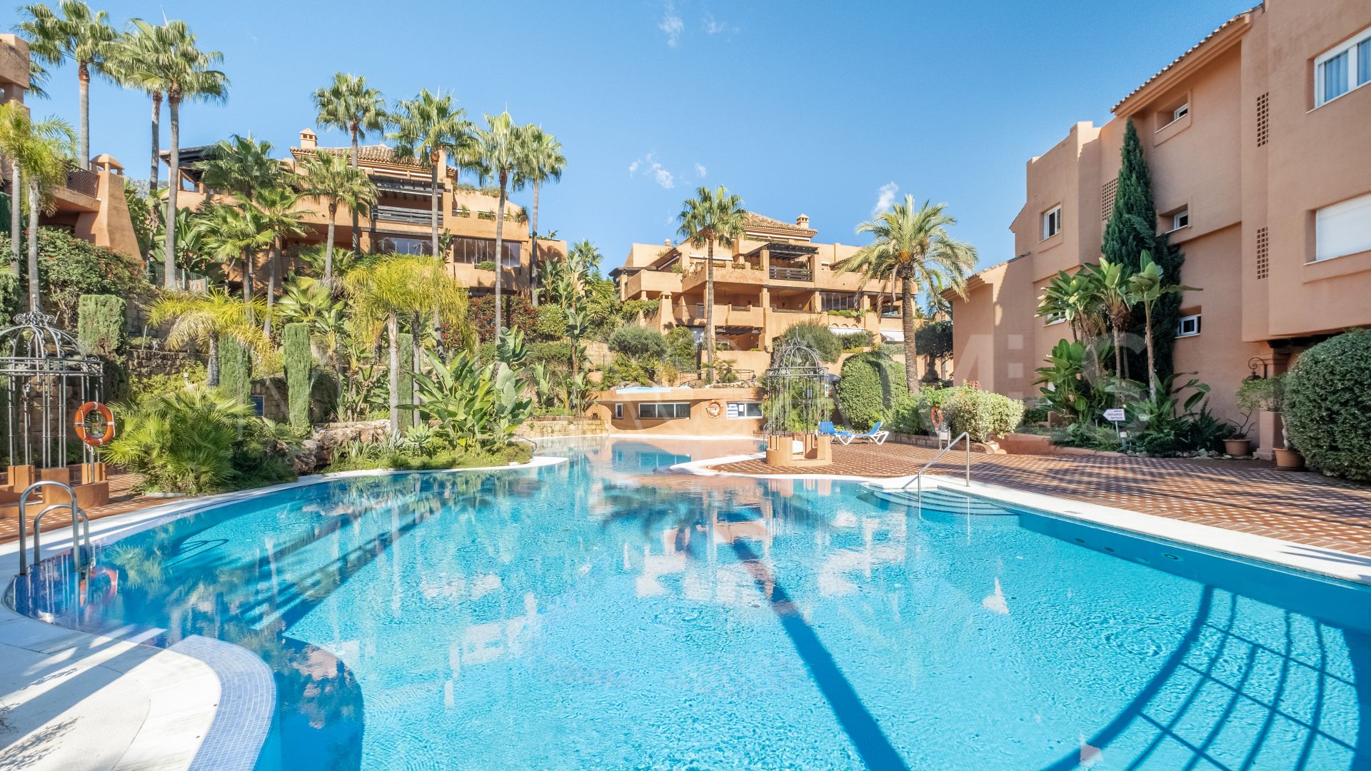 Takvåning for sale in Lagos de Sierra Blanca